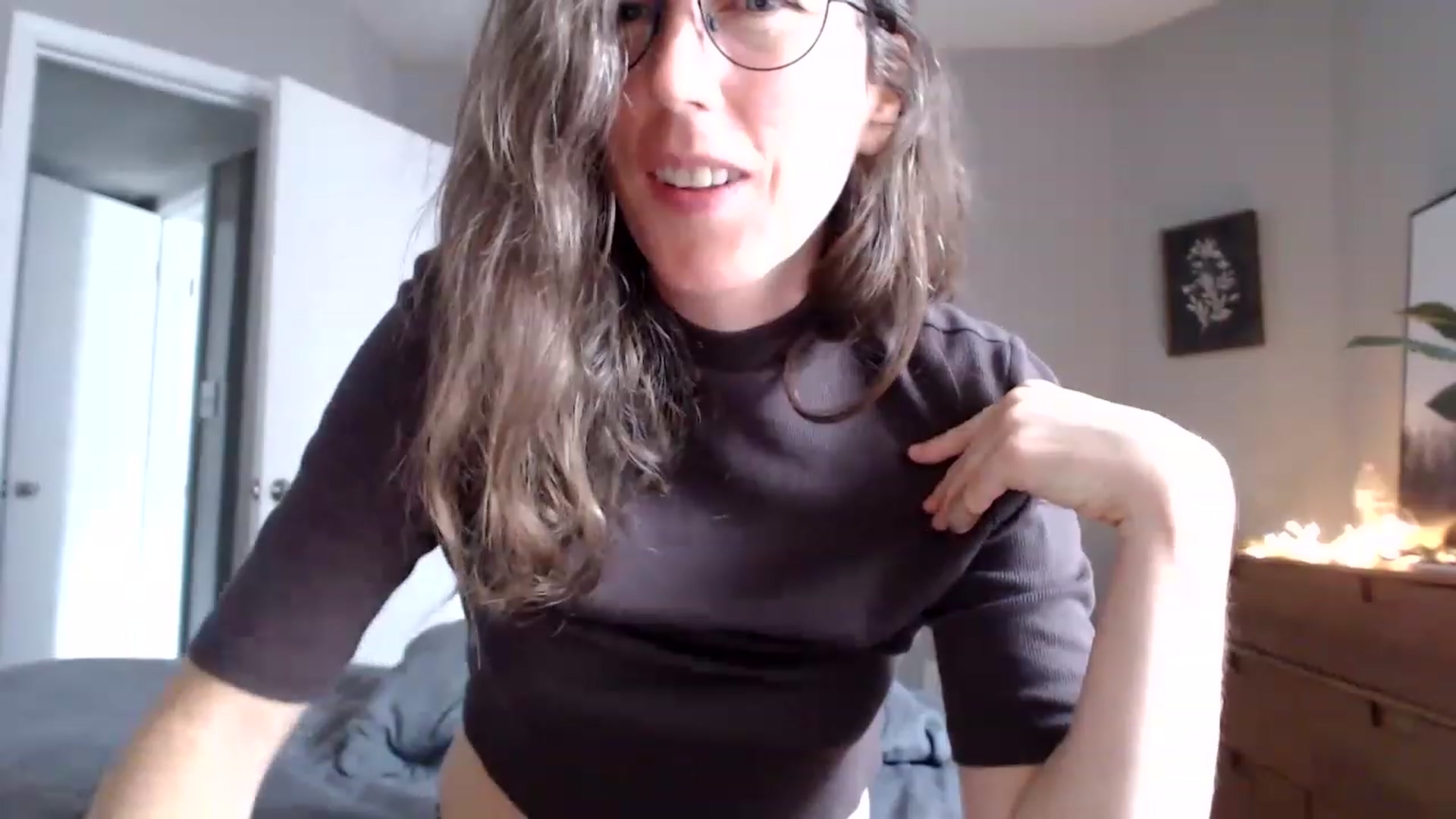 Gallery image thumbnail from Sapphire's myfreecams stream on, 06/24/2023, 21:04 image 13 of 20
