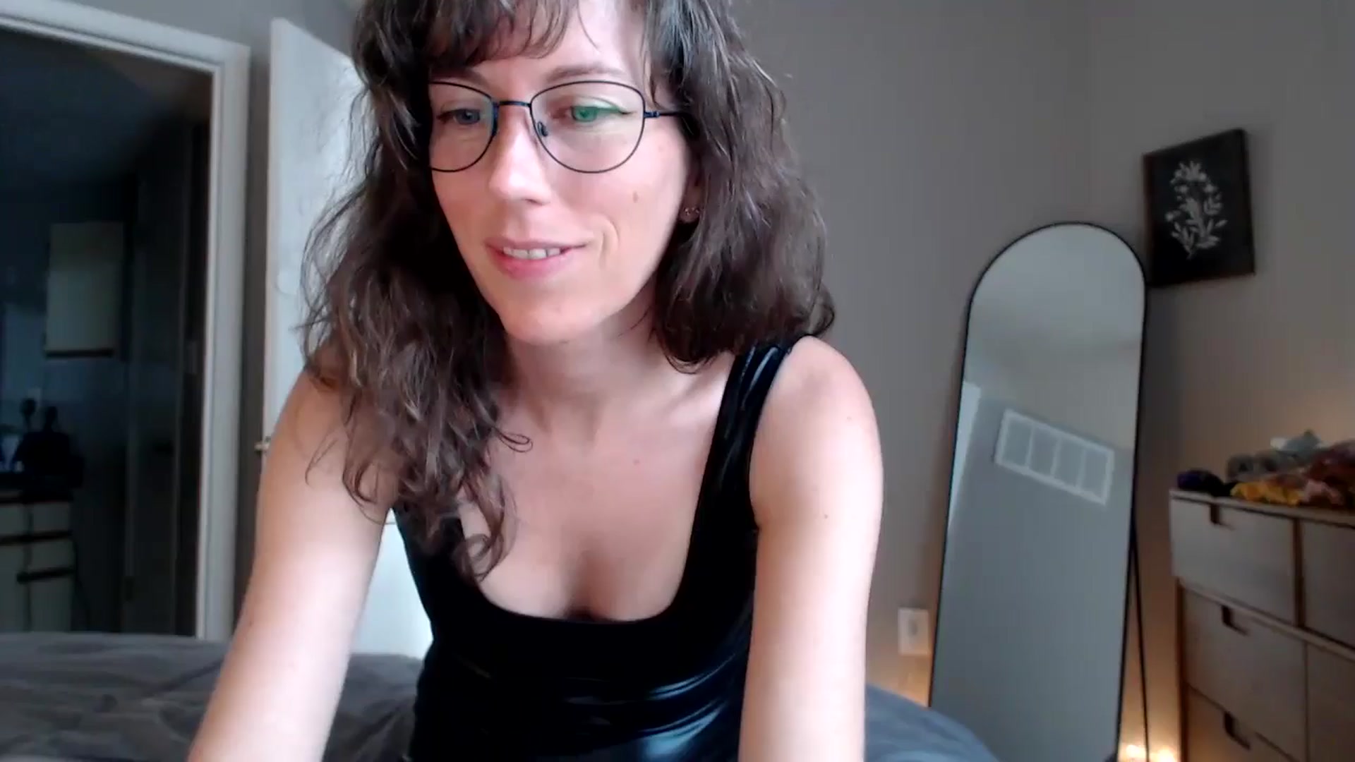 Gallery image thumbnail from Sapphire's myfreecams stream on, 08/31/2024, 22:36 image 1 of 20