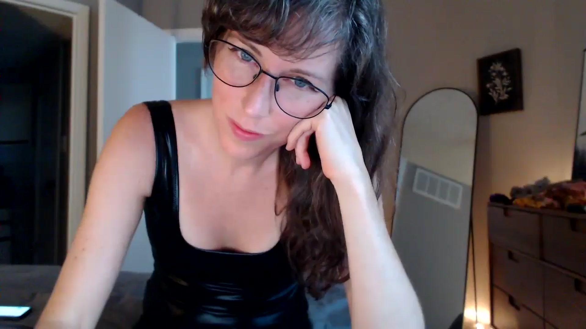 Gallery image thumbnail from Sapphire's myfreecams stream on, 08/31/2024, 22:36 image 15 of 20
