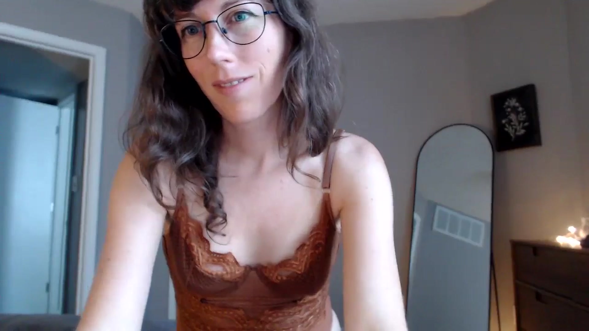 Gallery image thumbnail from Sapphire's myfreecams stream on, 09/14/2024, 20:41 image 19 of 20