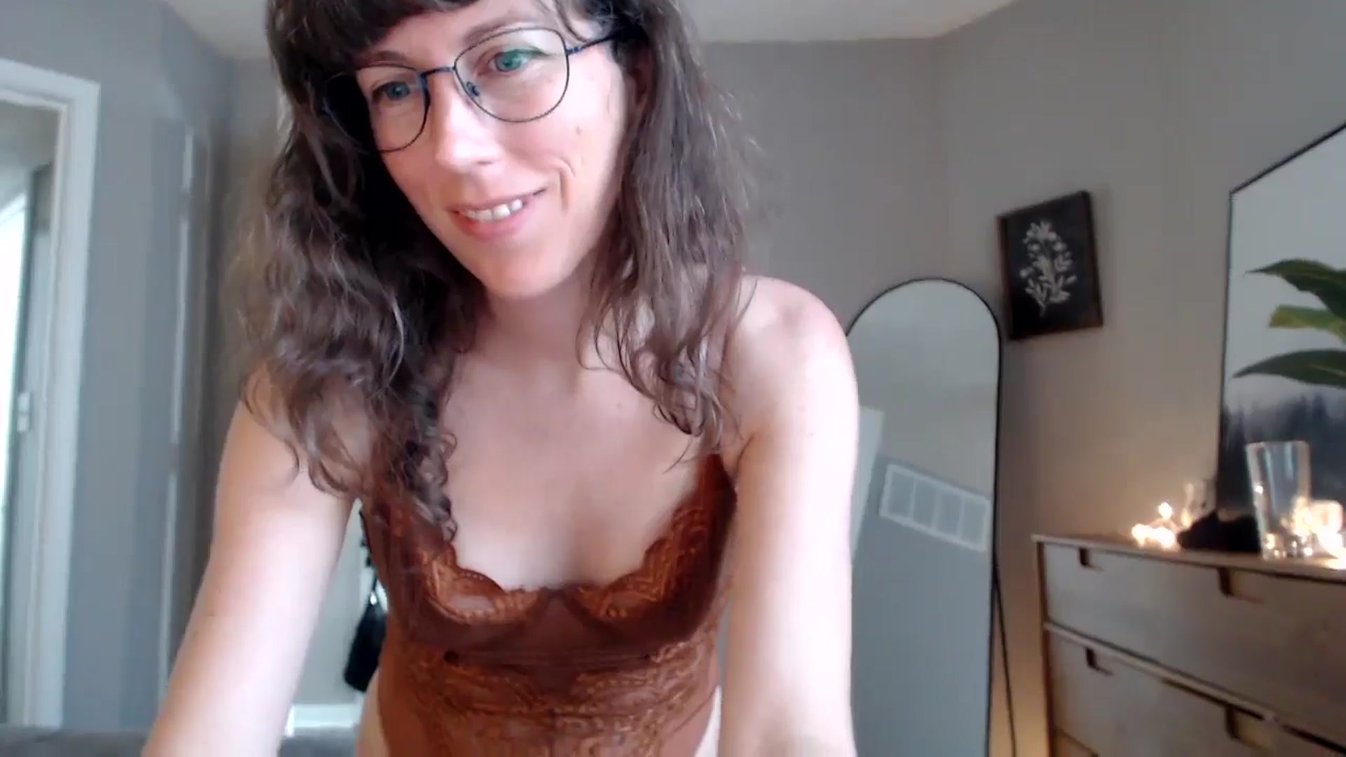 Gallery image thumbnail from Sapphire's myfreecams stream on, 09/14/2024, 21:58 image 15 of 20