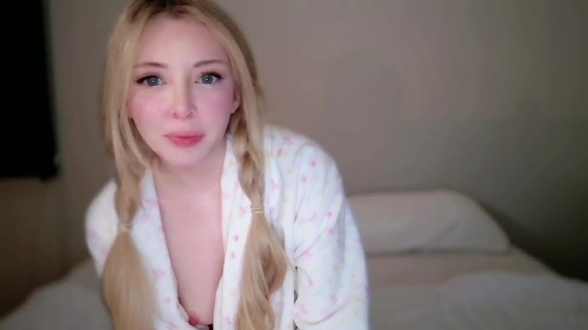 Gallery image thumbnail from Sapphire_Swan's myfreecams stream on, 09/03/2025, 05:23 image 20 of 20