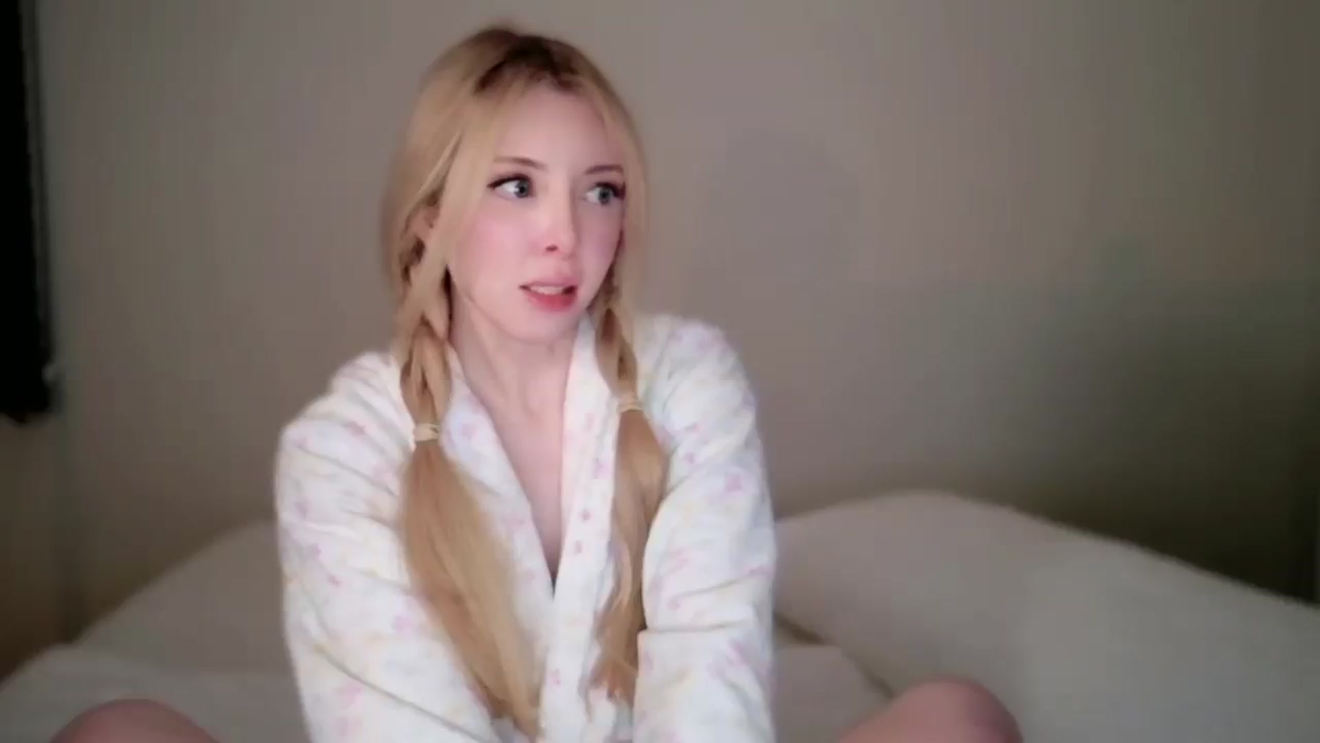 Gallery image thumbnail from Sapphire_Swan's myfreecams stream on, 09/03/2025, 05:23 image 2 of 20