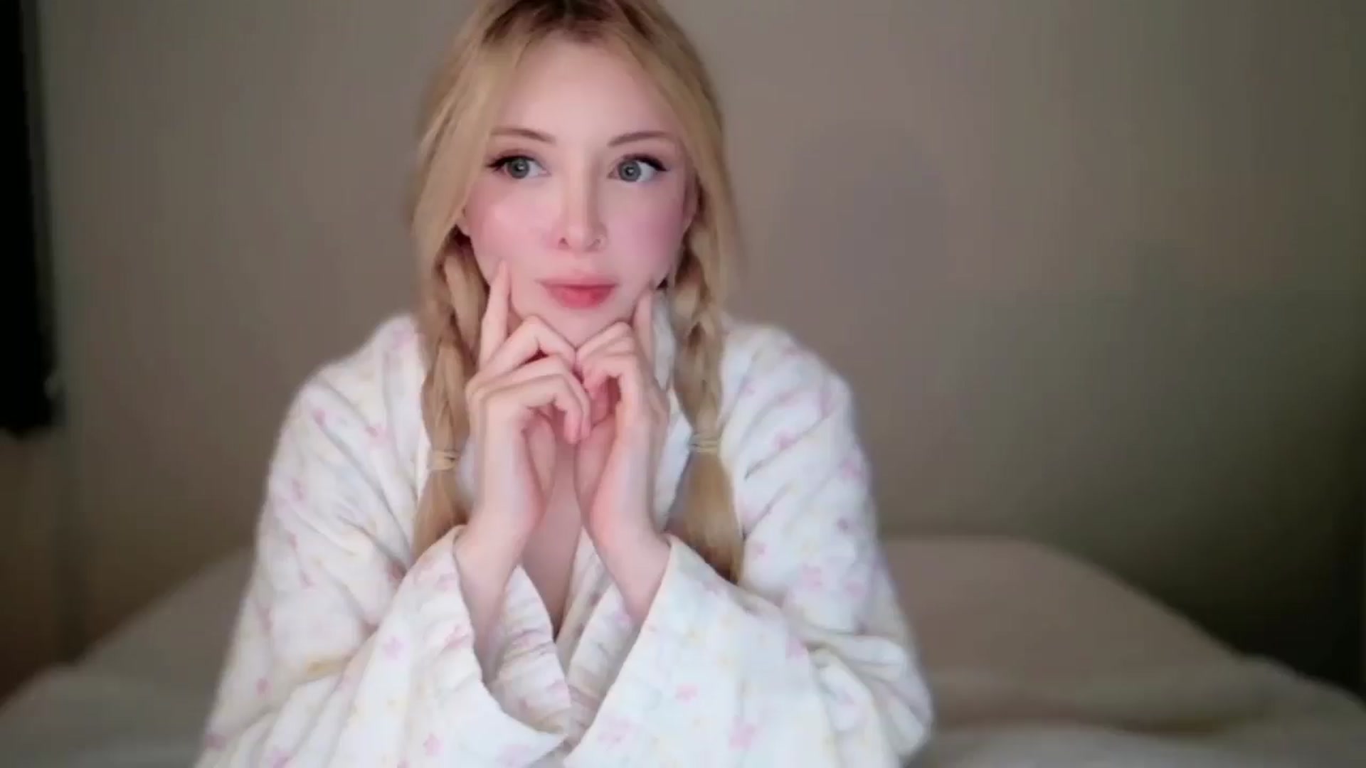 Gallery image thumbnail from Sapphire_Swan's myfreecams stream on, 09/03/2025, 05:23 image 3 of 20