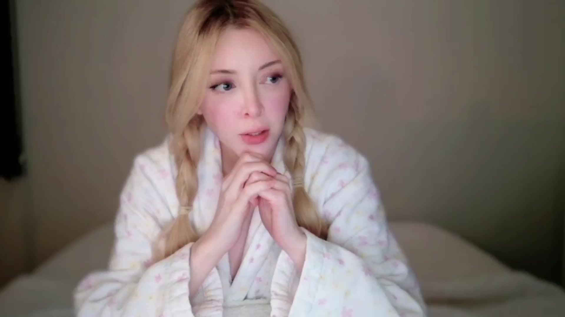 Gallery image thumbnail from Sapphire_Swan's myfreecams stream on, 09/03/2025, 05:23 image 4 of 20