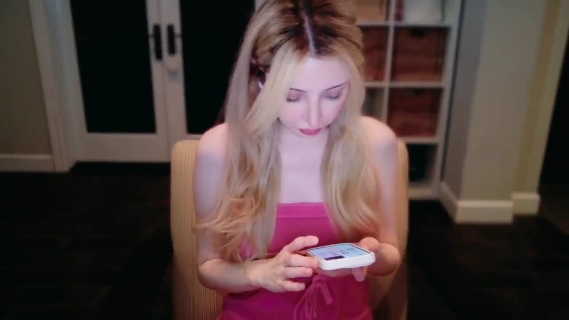 Gallery image thumbnail from Sapphire_Swan's myfreecams stream on, 09/09/2025, 04:09 image 4 of 20