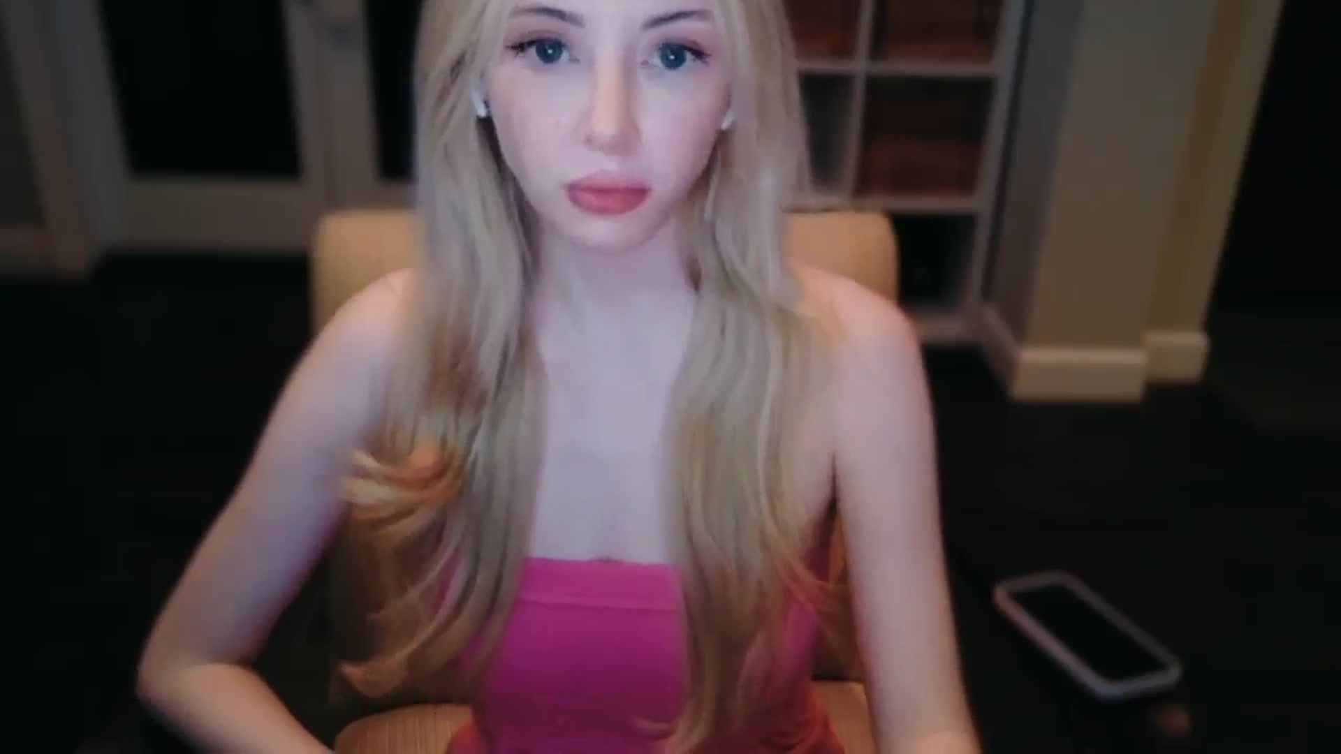 Gallery image thumbnail from Sapphire_Swan's myfreecams stream on, 09/09/2025, 04:09 image 19 of 20