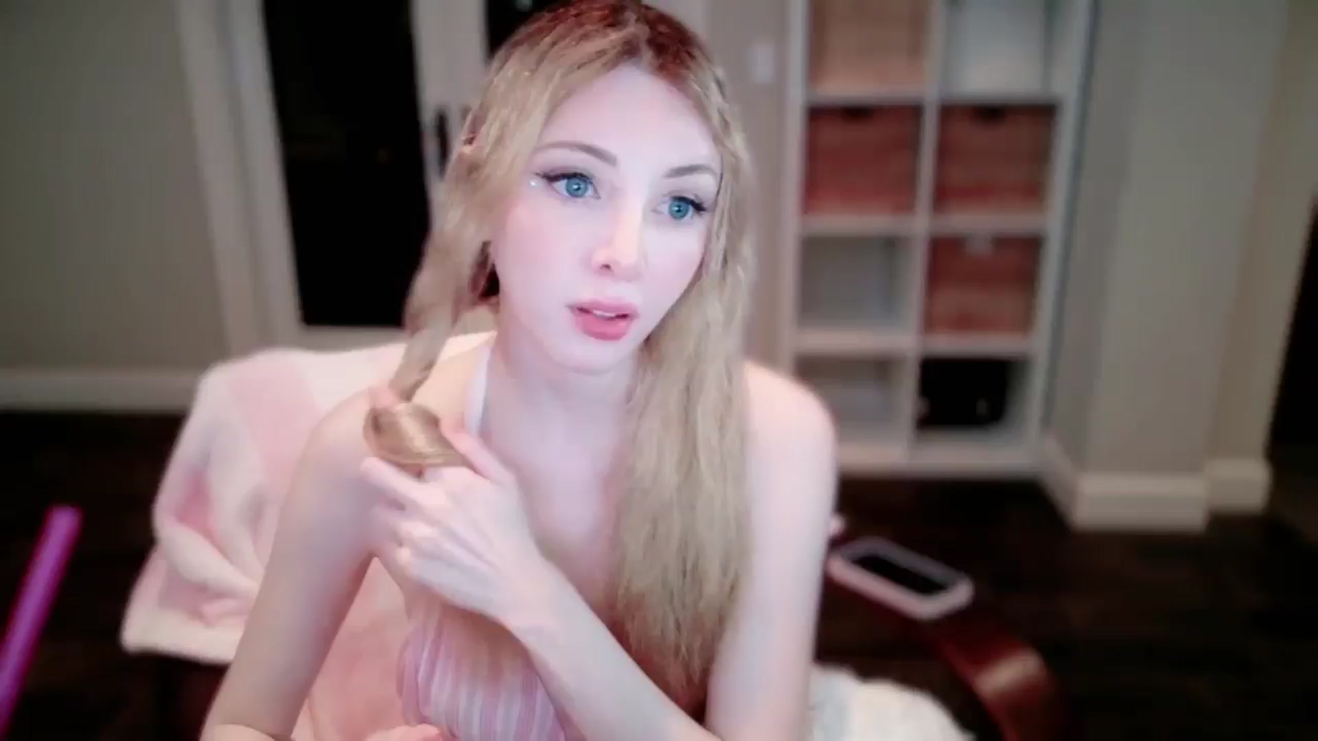 Gallery image thumbnail from Sapphire_Swan's myfreecams stream on, 09/22/2025, 02:38 image 5 of 20