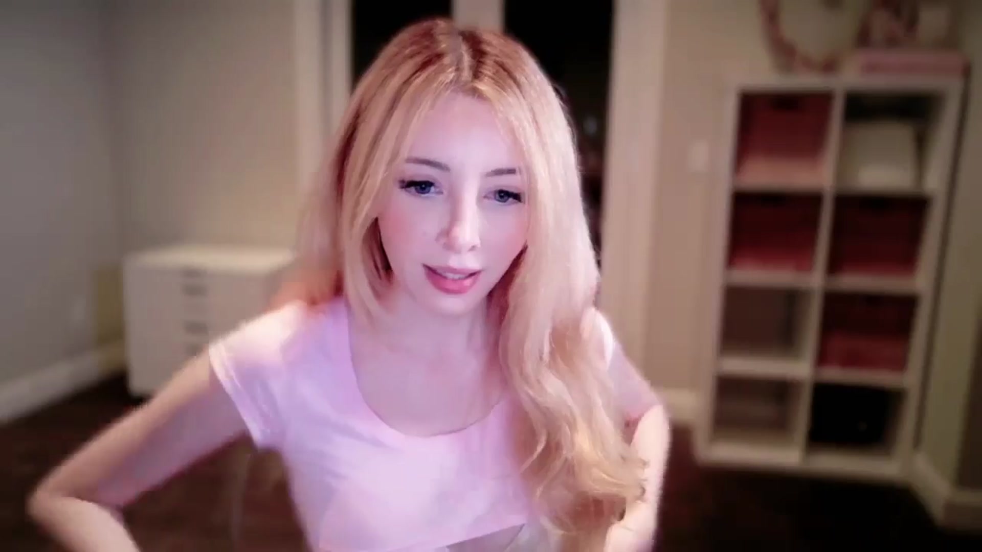 Gallery image thumbnail from Sapphire_Swan's myfreecams stream on, 10/15/2025, 02:48 image 6 of 20