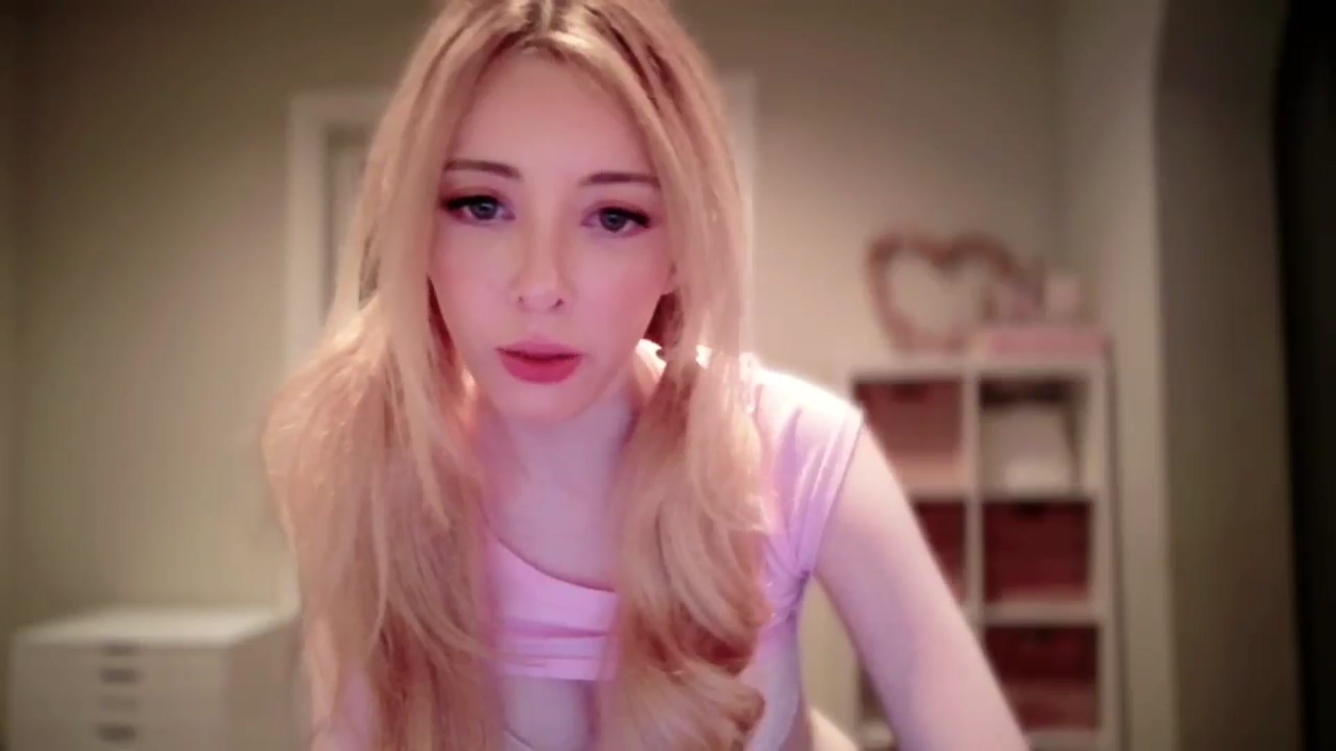 Gallery image thumbnail from Sapphire_Swan's myfreecams stream on, 10/15/2025, 04:55 image 6 of 20