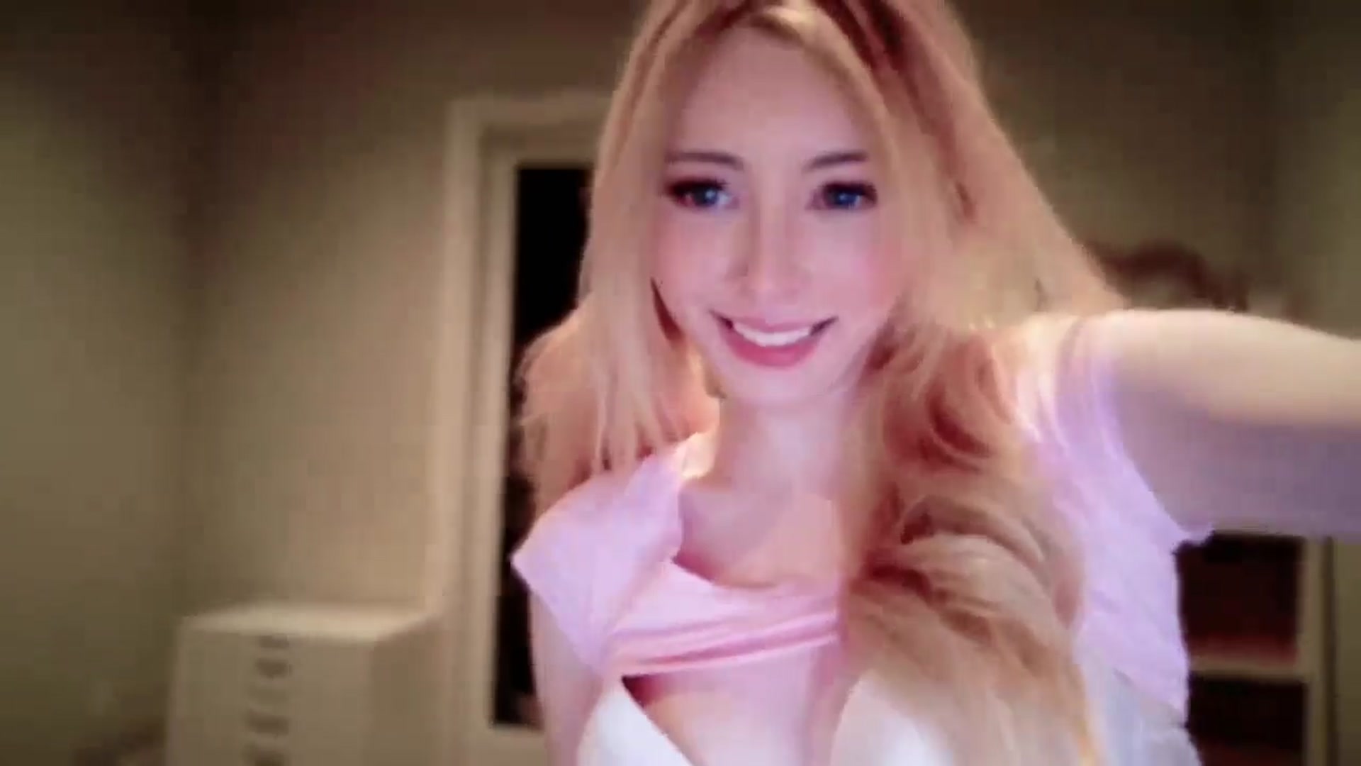 Gallery image thumbnail from Sapphire_Swan's myfreecams stream on, 10/15/2025, 04:55 image 4 of 20