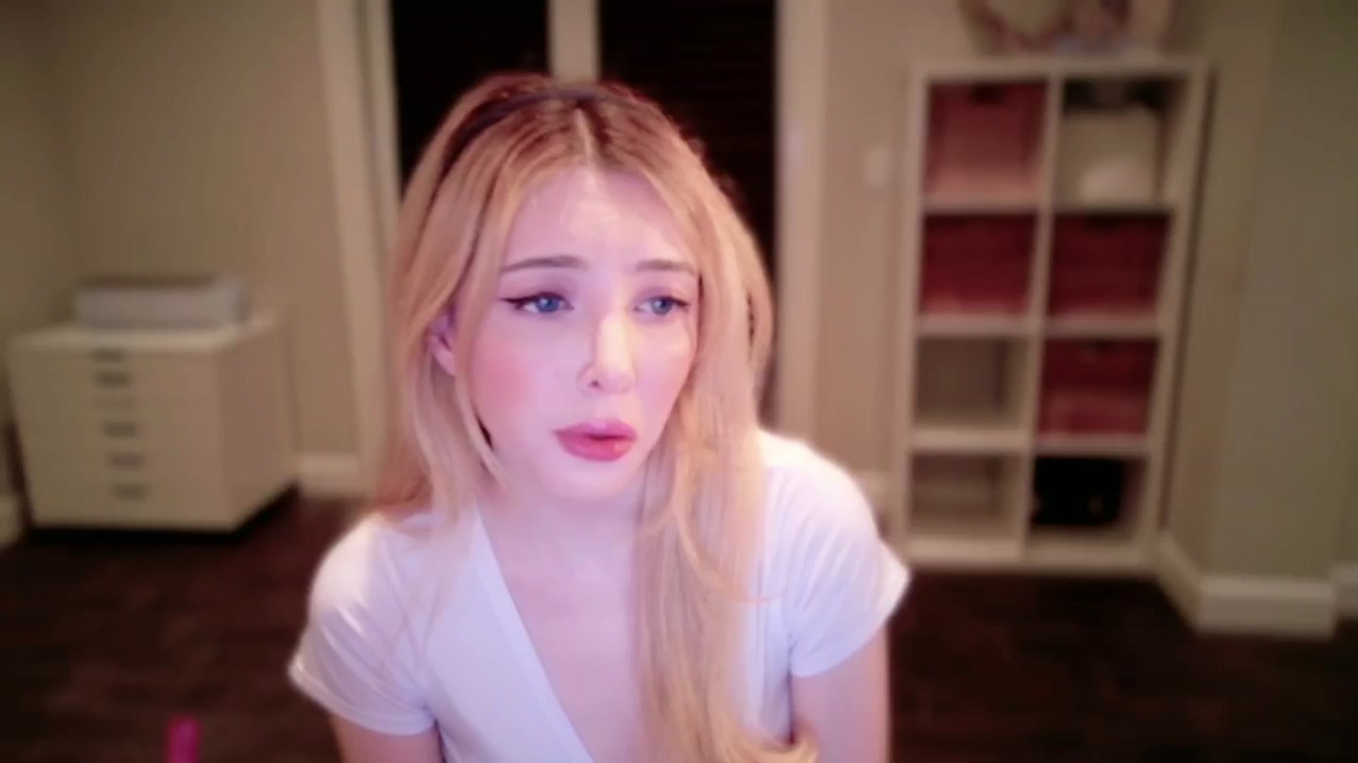 Gallery image thumbnail from Sapphire_Swan's myfreecams stream on, 11/02/2025, 04:41 image 4 of 20