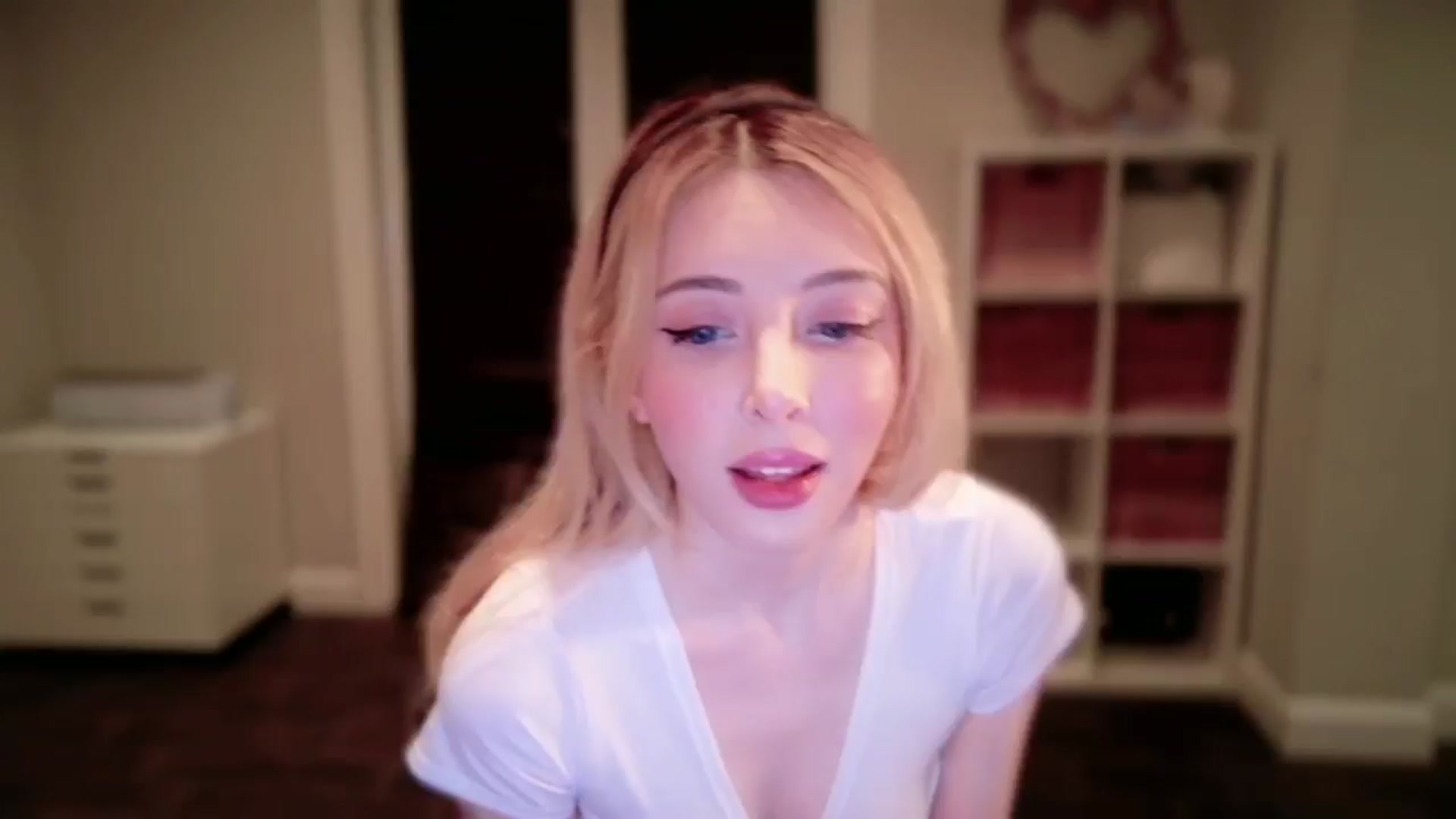 Gallery image thumbnail from Sapphire_Swan's myfreecams stream on, 11/02/2025, 04:41 image 16 of 20