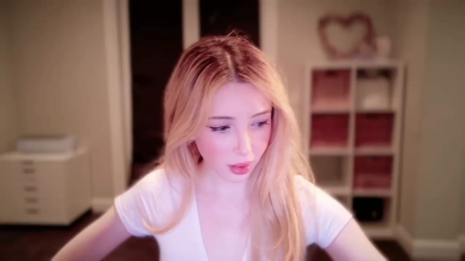 Gallery image thumbnail from Sapphire_Swan's myfreecams stream on, 11/02/2025, 04:41 image 18 of 20