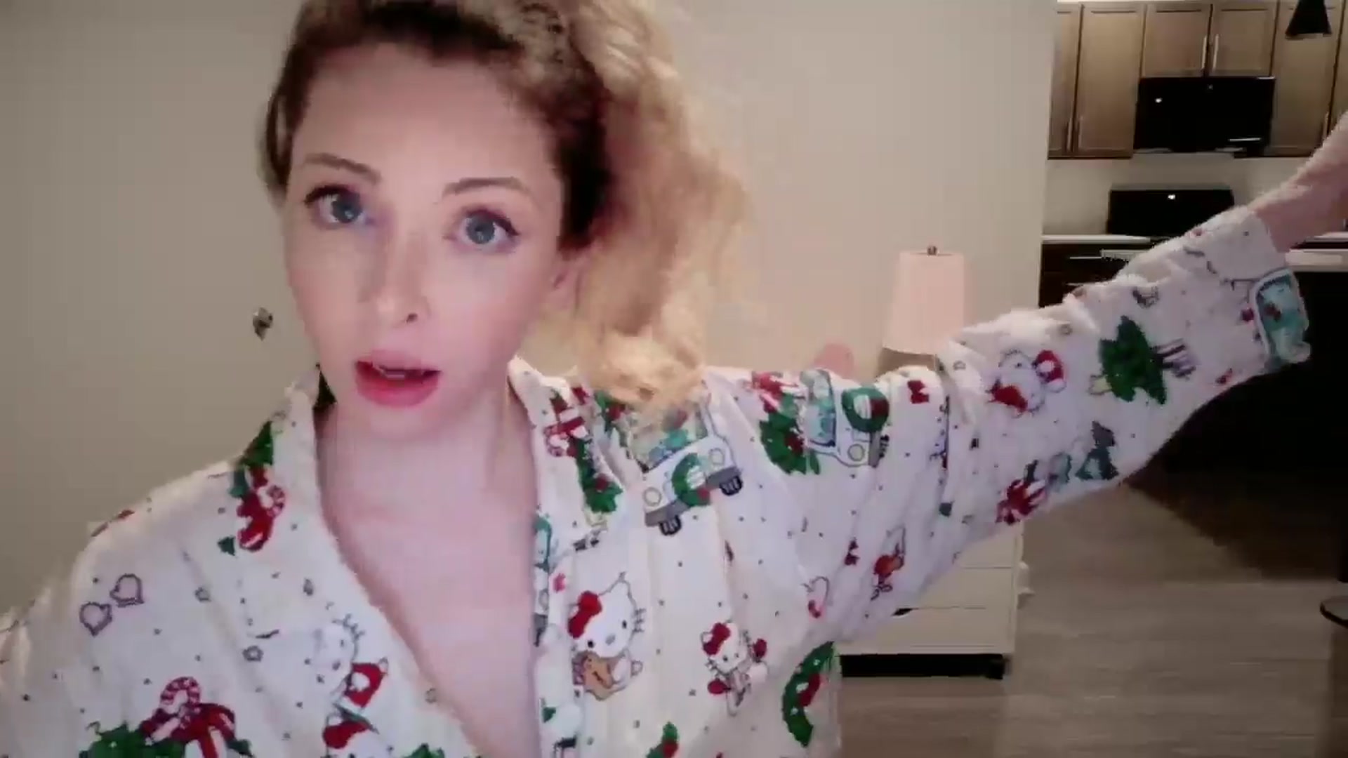 Gallery image thumbnail from Sapphire_Swan's myfreecams stream on, 01/05/2026, 01:45 image 19 of 20