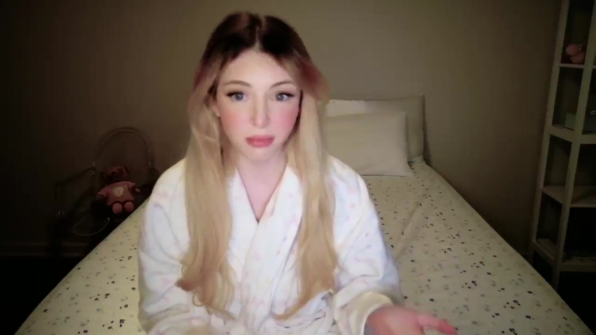 Gallery image thumbnail from Sapphire_Swan's myfreecams stream on, 01/06/2026, 02:55 image 2 of 20