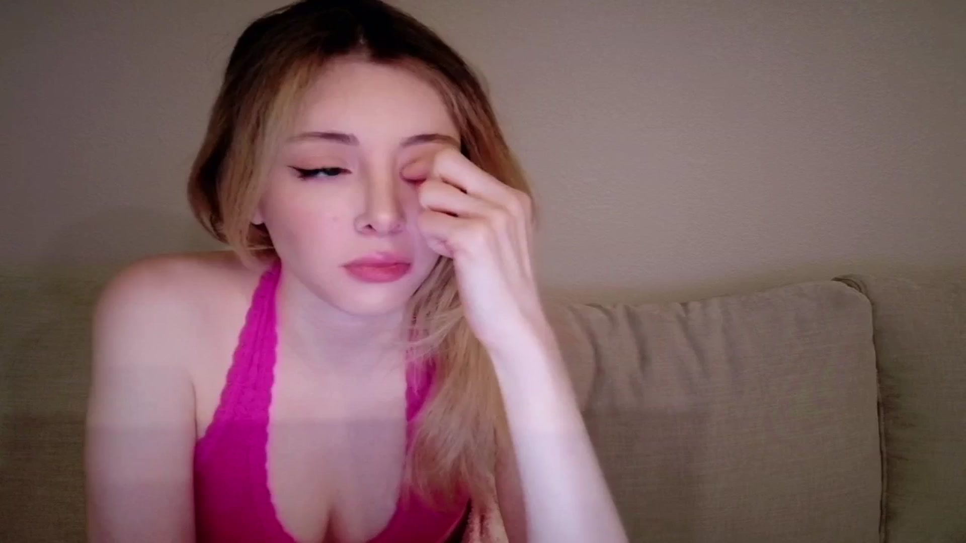 Gallery image thumbnail from Sapphire_Swan's myfreecams stream on, 03/24/2026, 02:59 image 18 of 20