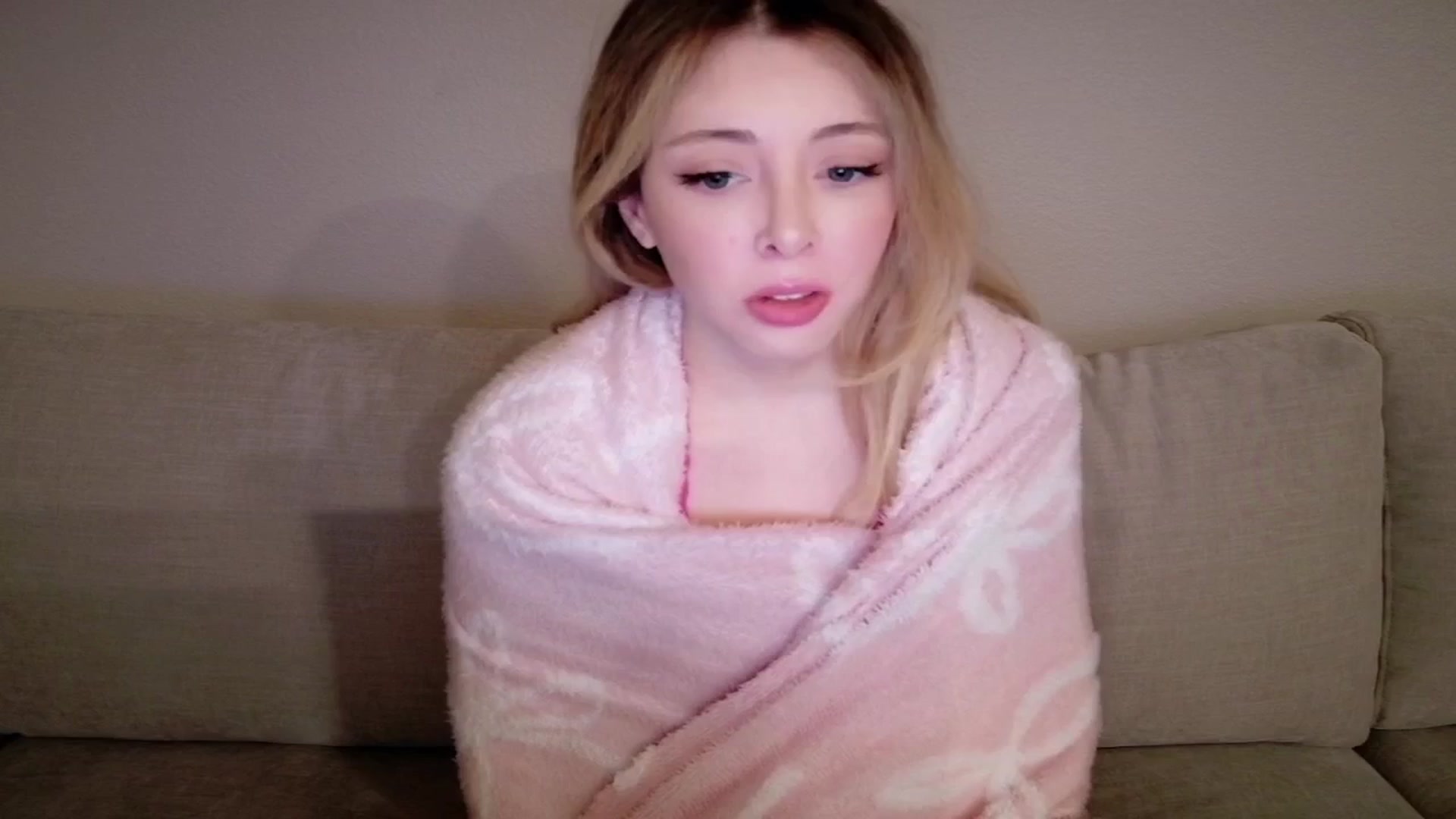 Gallery image thumbnail from Sapphire_Swan's myfreecams stream on, 03/24/2026, 02:59 image 14 of 20