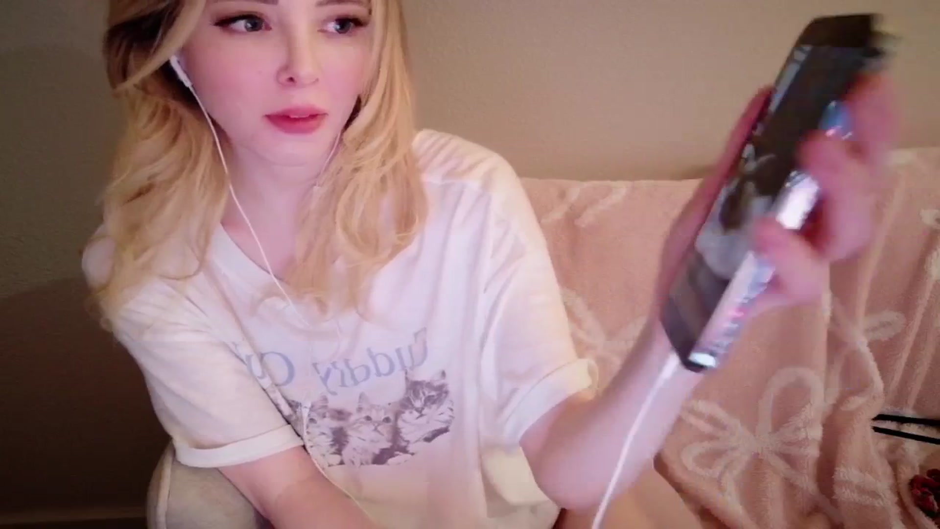 Gallery image thumbnail from Sapphire_Swan's myfreecams stream on, 04/13/2026, 04:18 image 10 of 20
