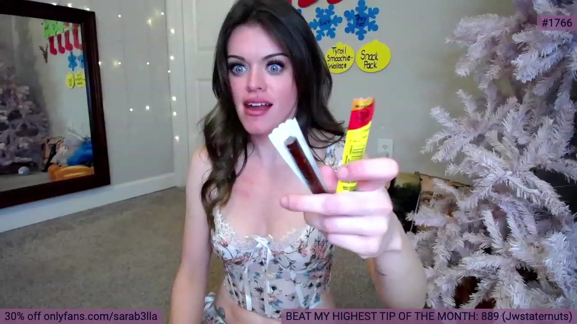 Gallery image thumbnail from SaraBellaaa's myfreecams stream on, 12/11/2022, 02:50 image 5 of 20