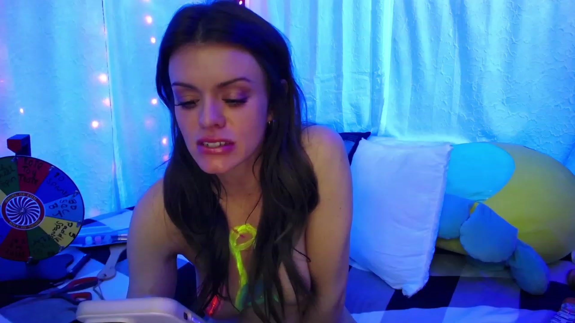 Gallery image thumbnail from SaraBellaaa's myfreecams stream on, 05/19/2023, 04:39 image 17 of 20