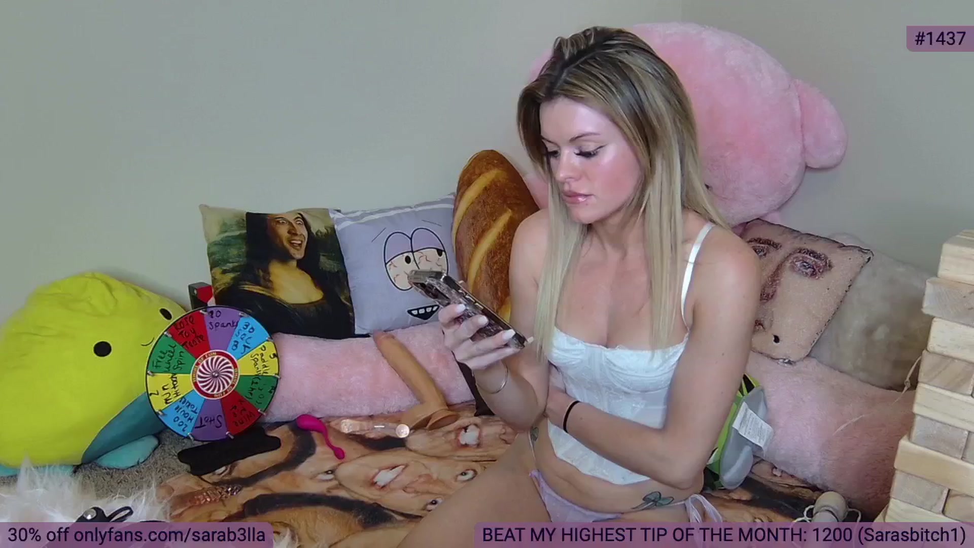 Gallery image thumbnail from SaraBellaaa's myfreecams stream on, 09/27/2024, 17:22 image 10 of 20