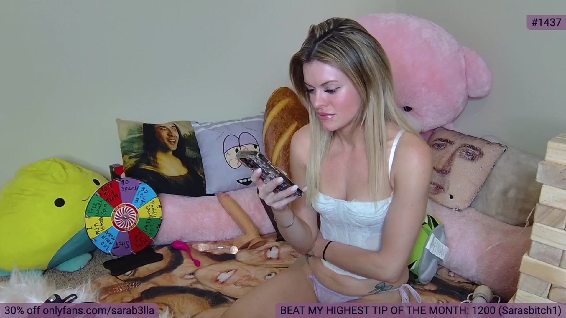 Gallery image thumbnail from SaraBellaaa's myfreecams stream on, 09/27/2024, 17:22 image 12 of 20