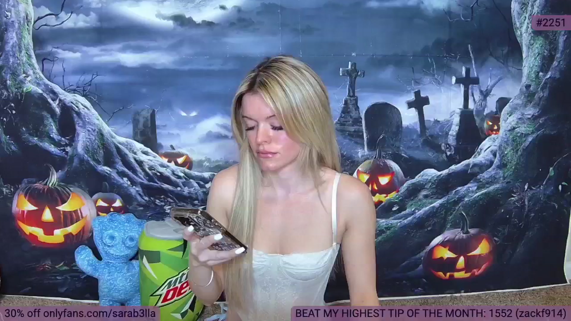 Gallery image thumbnail from SaraBellaaa's myfreecams stream on, 10/17/2024, 14:17 image 17 of 20