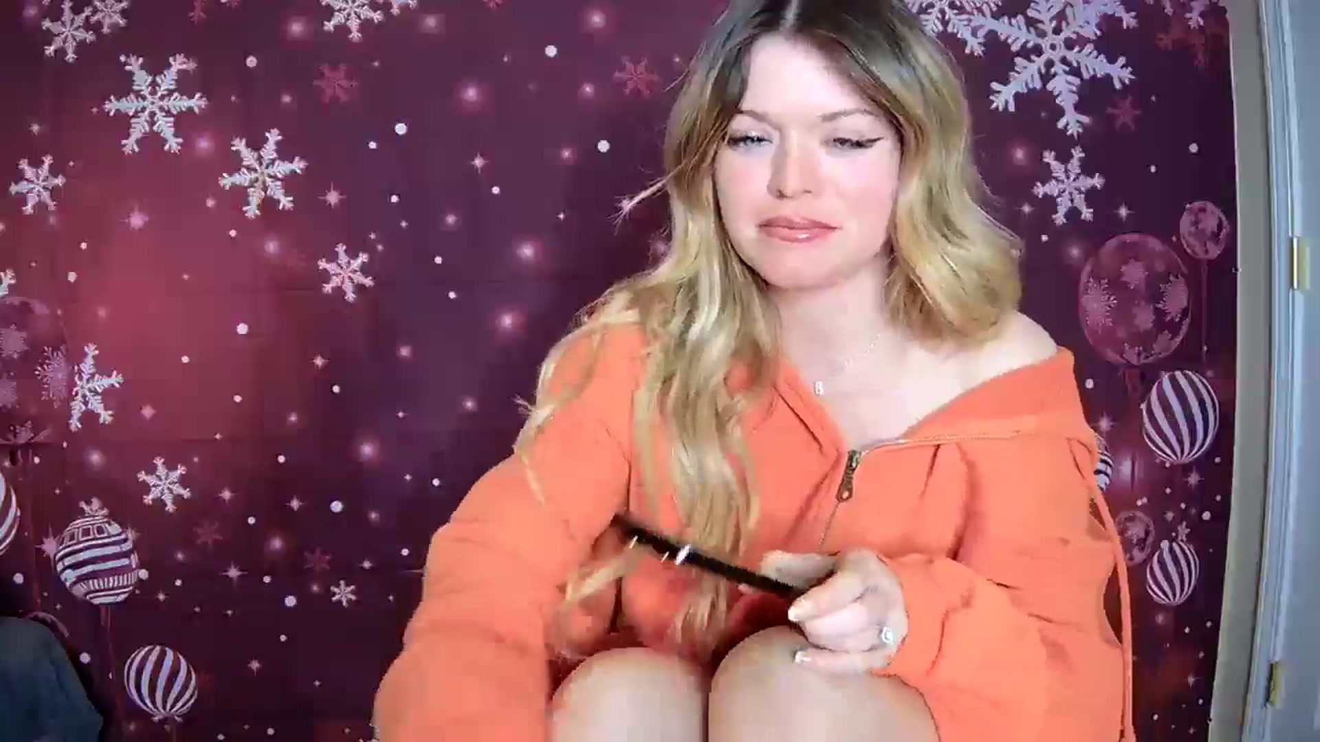 Gallery image thumbnail from SaraBellaaa's myfreecams stream on, 11/22/2025, 17:19 image 18 of 20