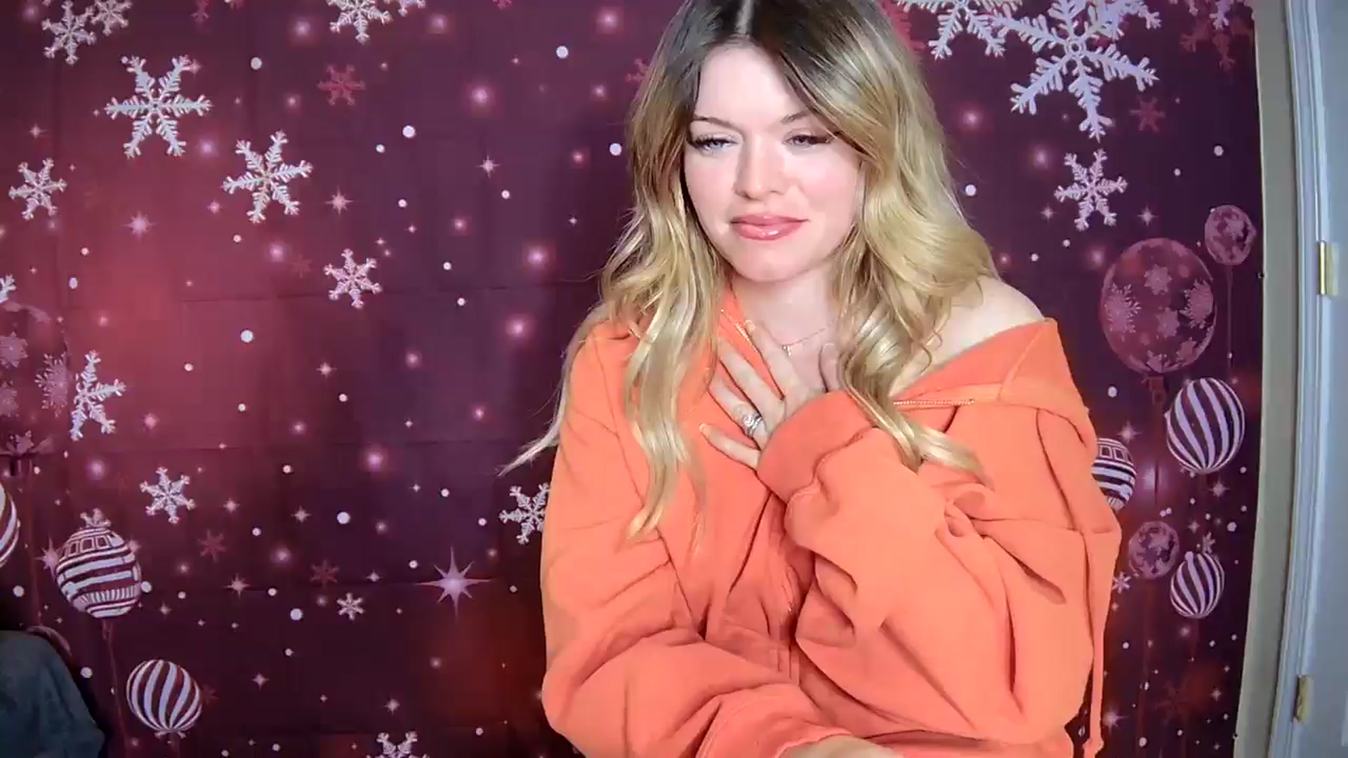 Gallery image thumbnail from SaraBellaaa's myfreecams stream on, 11/22/2025, 17:19 image 13 of 20