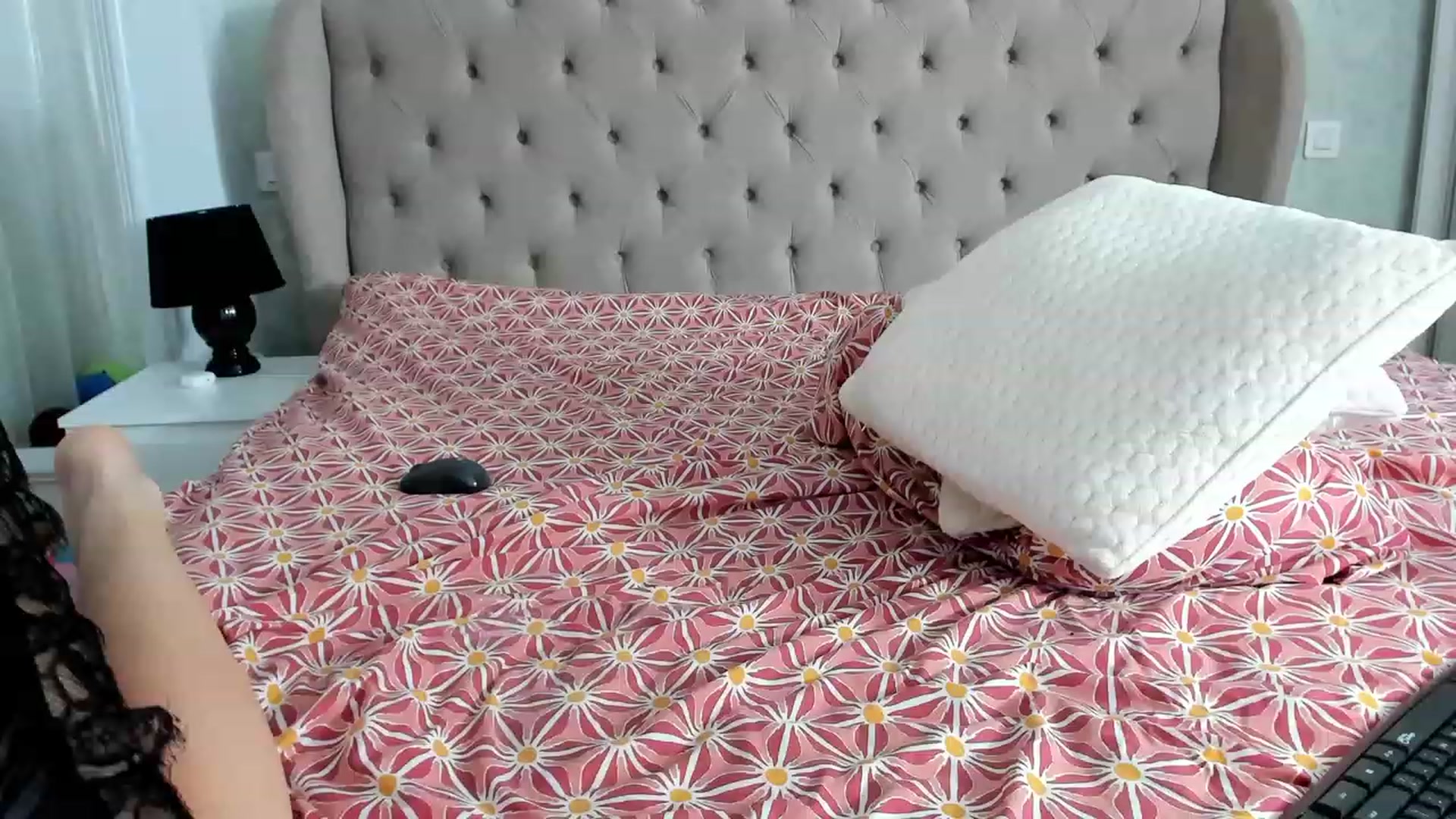 Gallery image thumbnail from SaraDimond's myfreecams stream on, 03/22/2023, 08:27 image 2 of 20