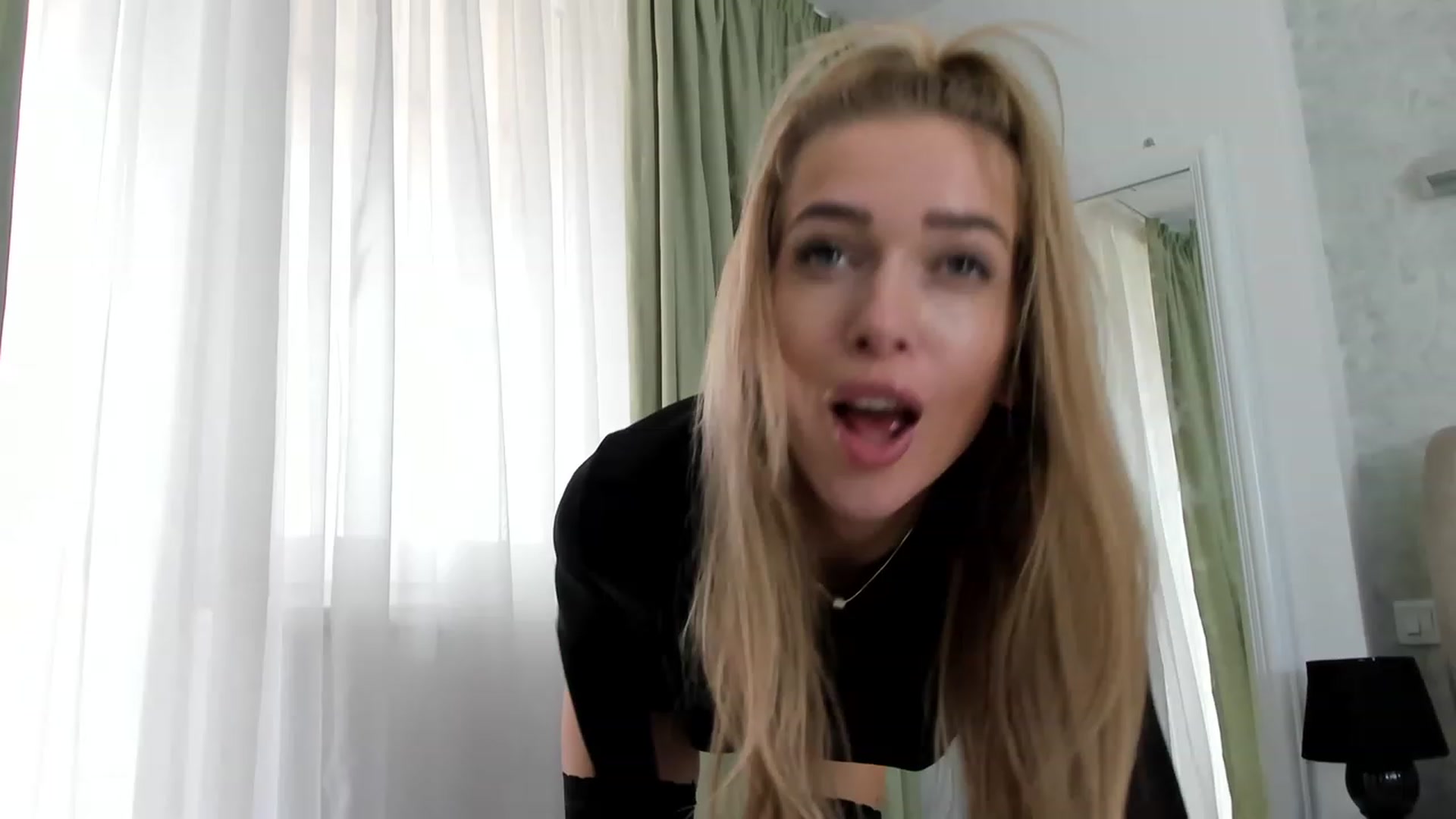 Gallery image thumbnail from SaraDimond's myfreecams stream on, 03/26/2023, 12:15 image 1 of 20