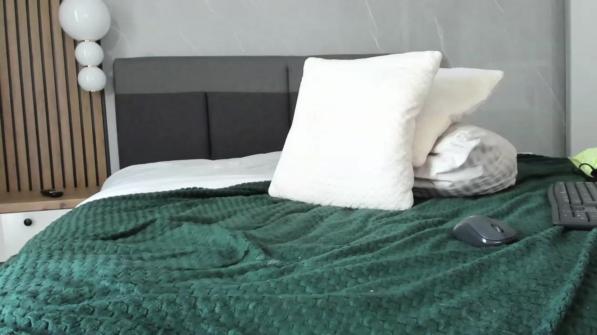 Gallery image thumbnail from SaraDimond's myfreecams stream on, 05/24/2023, 12:59 image 15 of 20