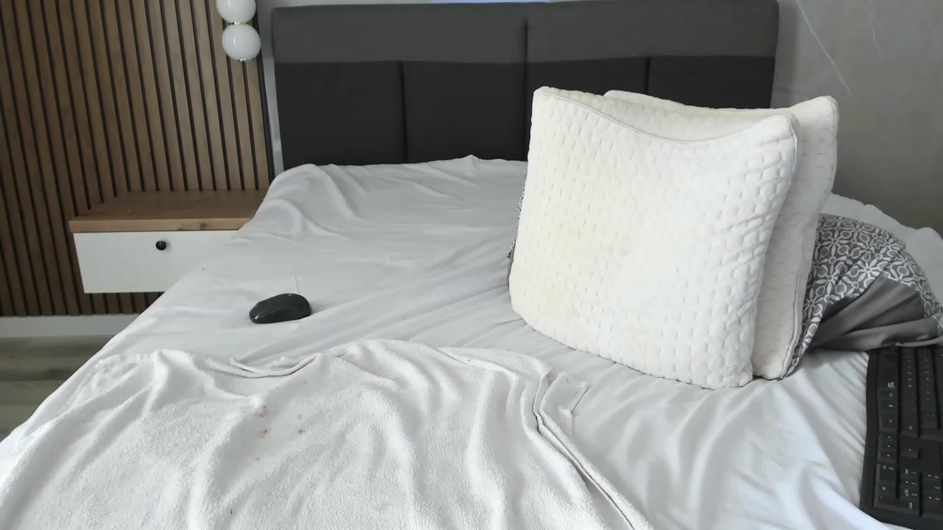 Gallery image thumbnail from SaraDimond's myfreecams stream on, 06/29/2023, 12:37 image 8 of 20