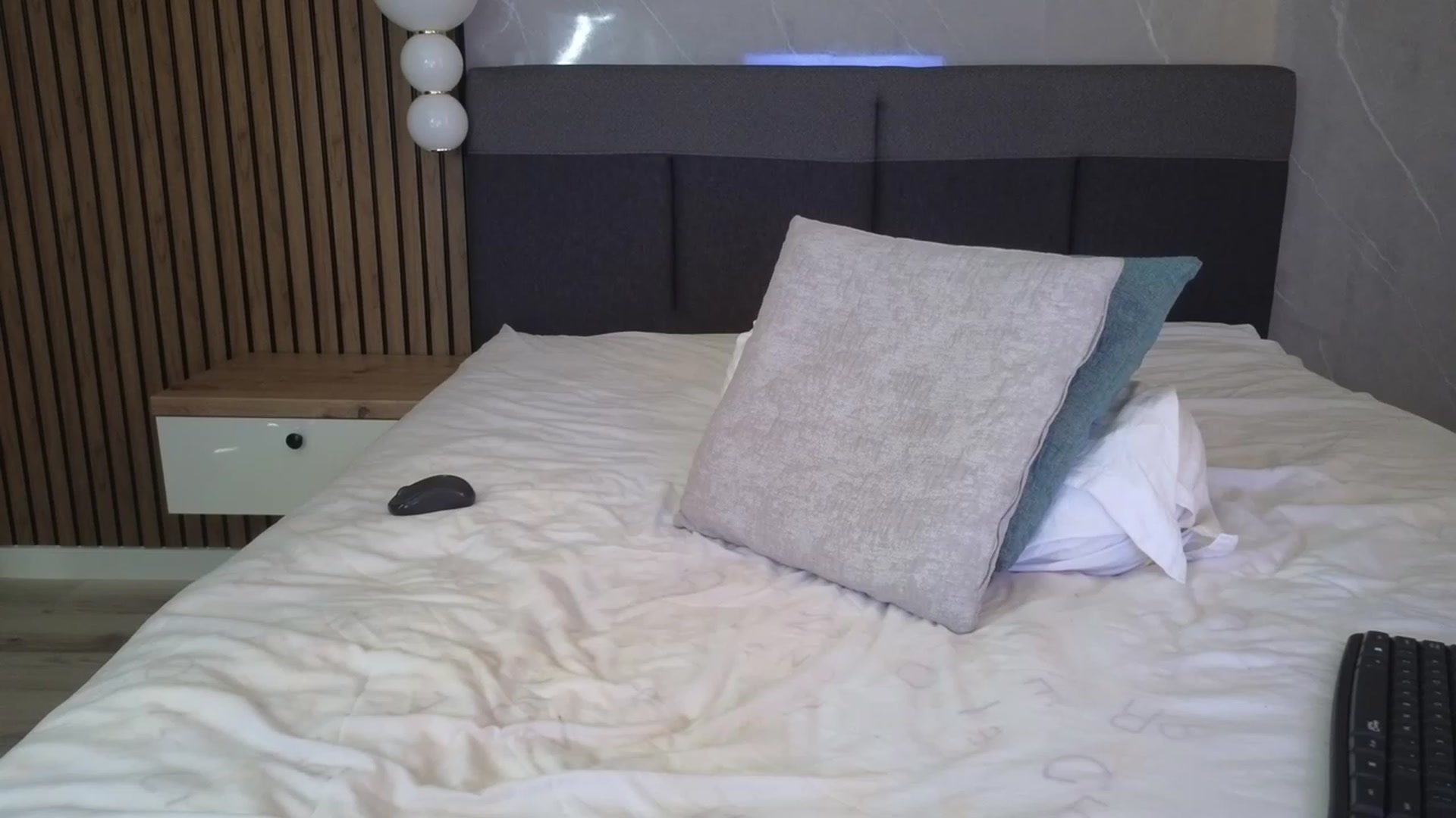 Gallery image thumbnail from SaraDimond's myfreecams stream on, 01/30/2024, 12:22 image 8 of 20