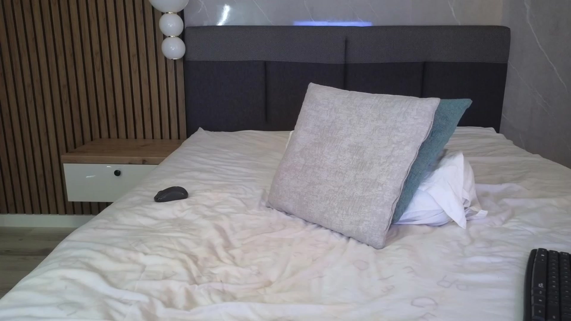 Gallery image thumbnail from SaraDimond's myfreecams stream on, 01/30/2024, 12:22 image 9 of 20