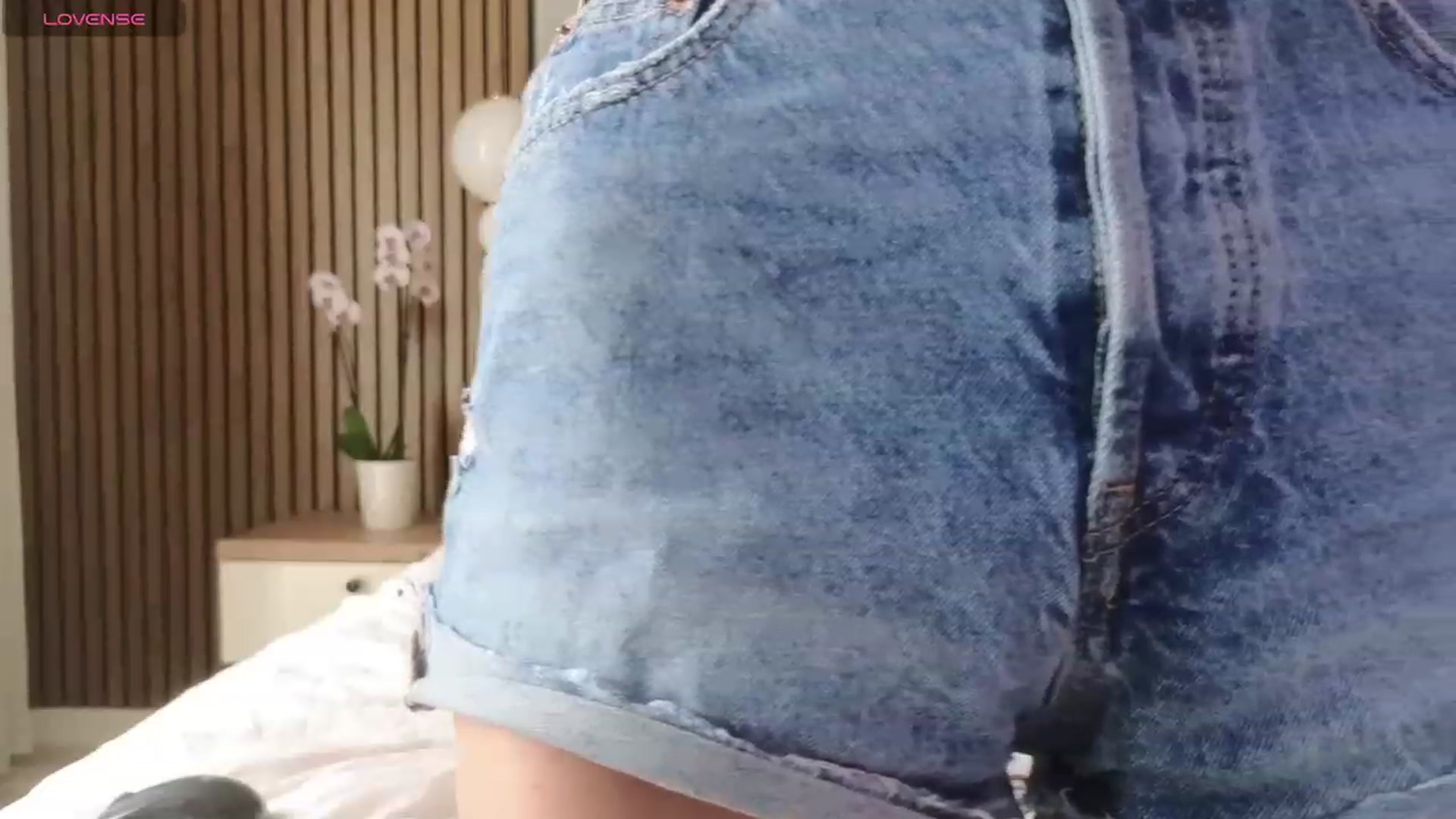 Gallery image thumbnail from SaraDimond's myfreecams stream on, 03/15/2024, 10:39 image 14 of 20
