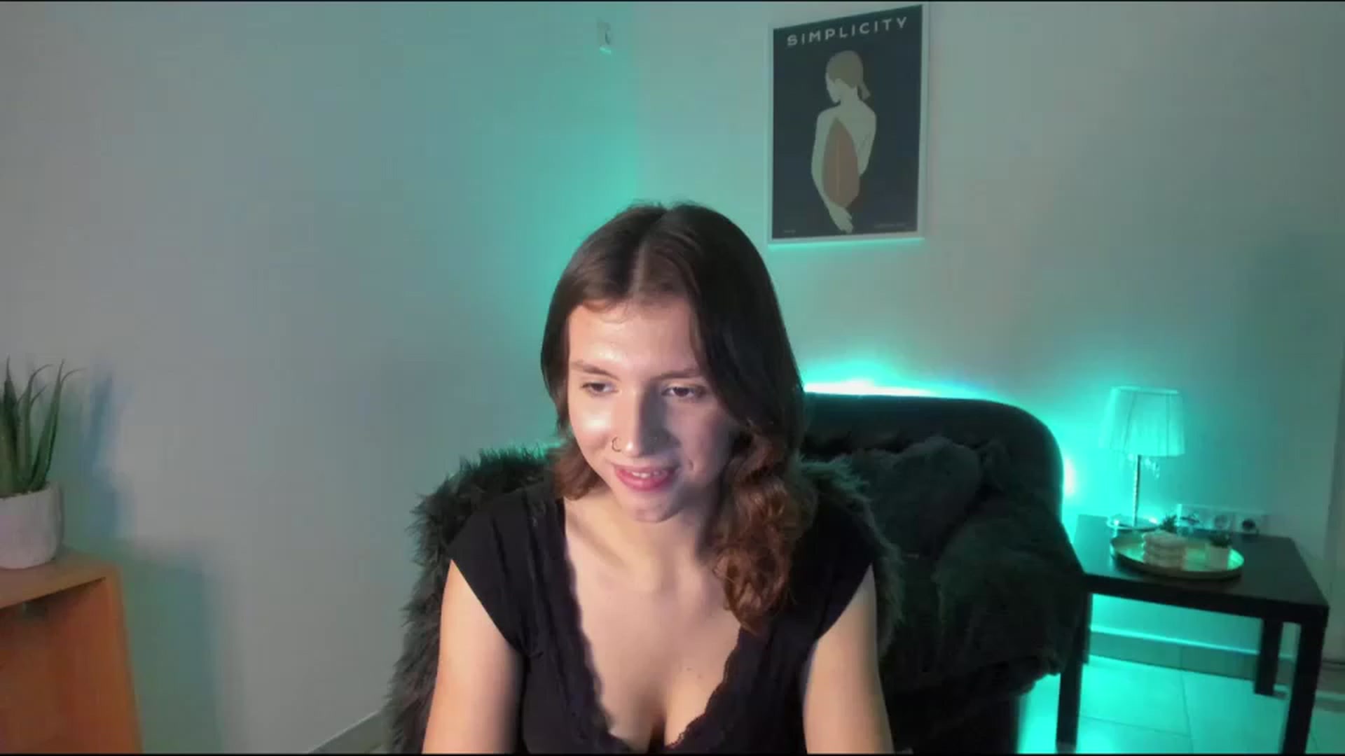 Gallery image thumbnail from SaraJaay18's myfreecams stream on, 11/16/2022, 16:01 image 14 of 20