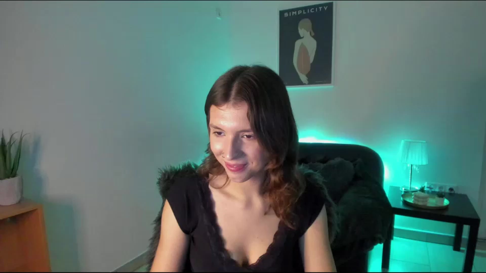 Gallery image thumbnail from SaraJaay18's myfreecams stream on, 11/16/2022, 16:01 image 4 of 20