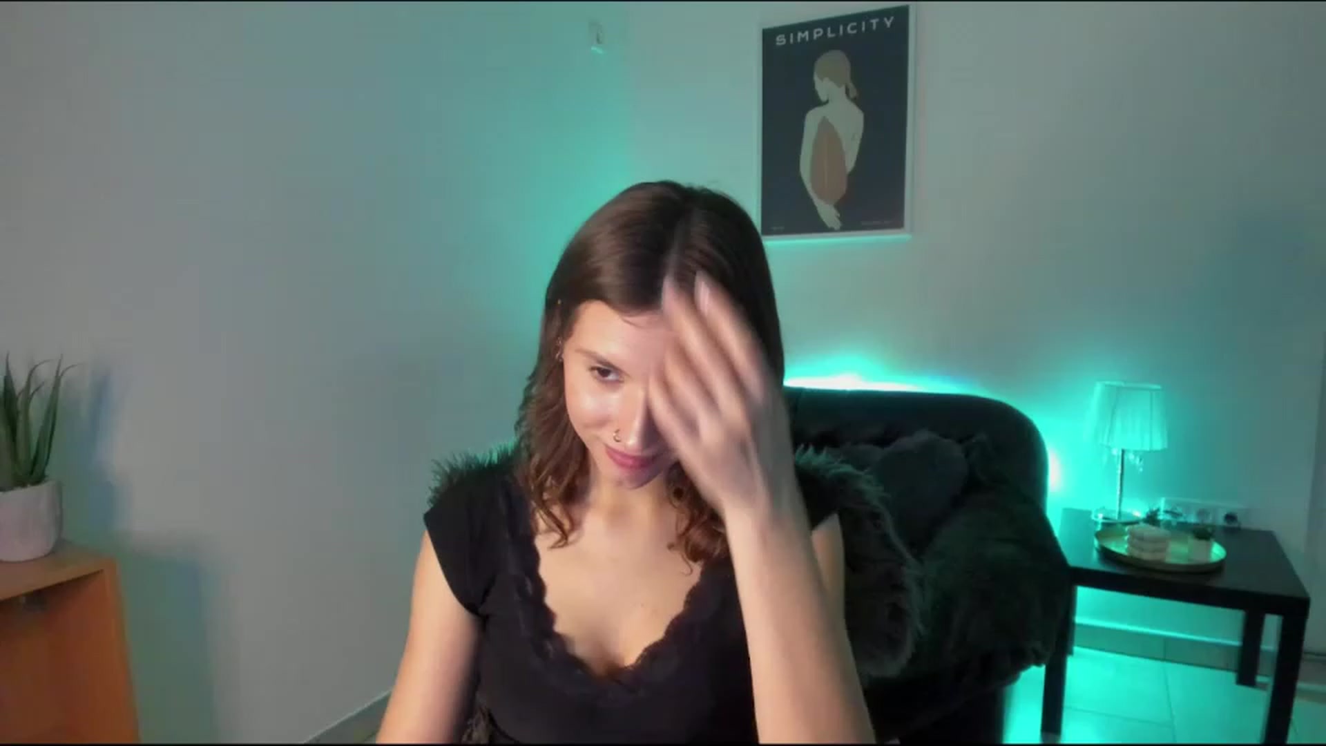 Gallery image thumbnail from SaraJaay18's myfreecams stream on, 11/16/2022, 16:01 image 3 of 20