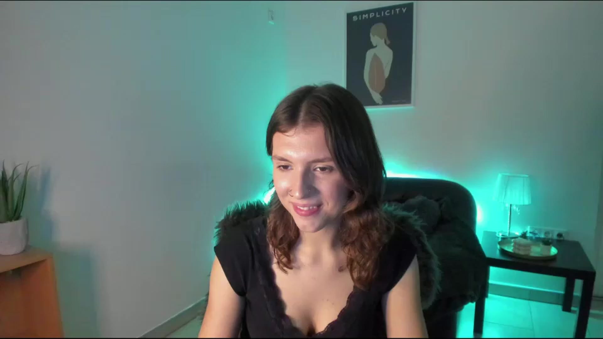 Gallery image thumbnail from SaraJaay18's myfreecams stream on, 11/16/2022, 16:01 image 9 of 20