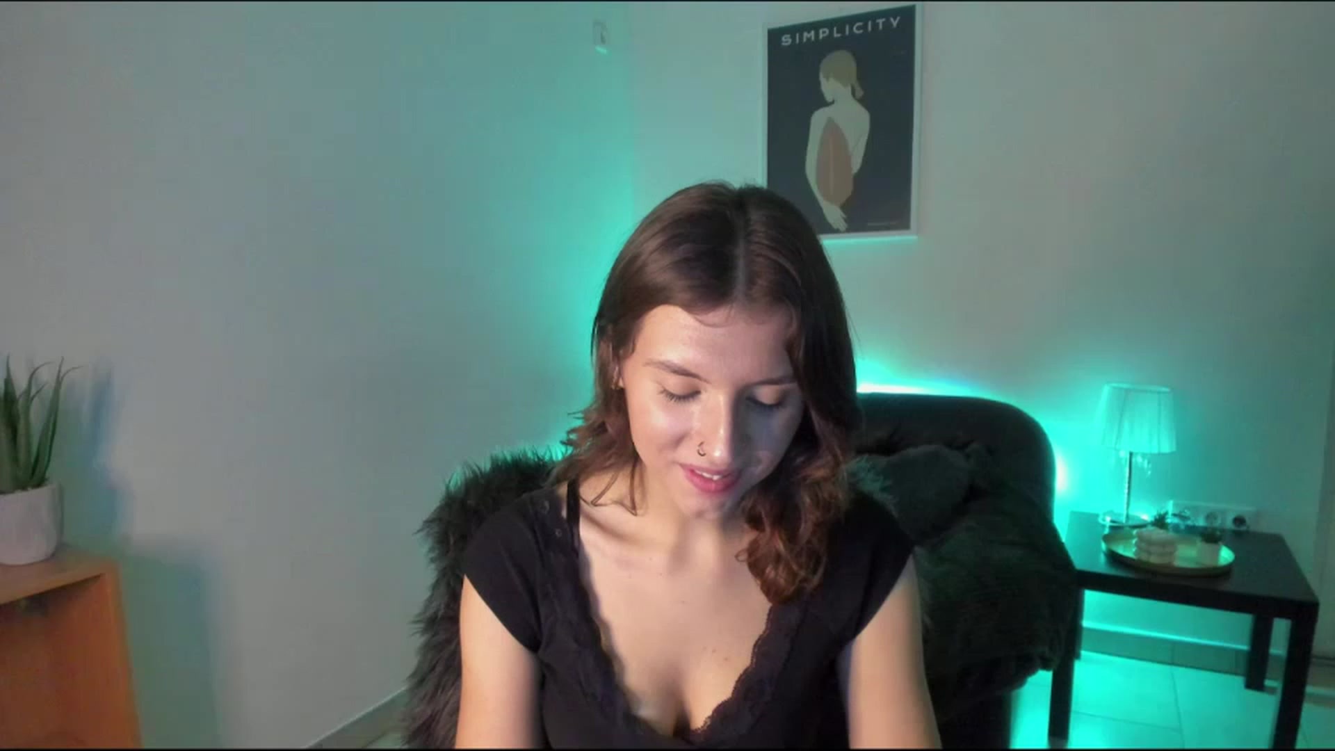 Gallery image thumbnail from SaraJaay18's myfreecams stream on, 11/16/2022, 16:01 image 18 of 20