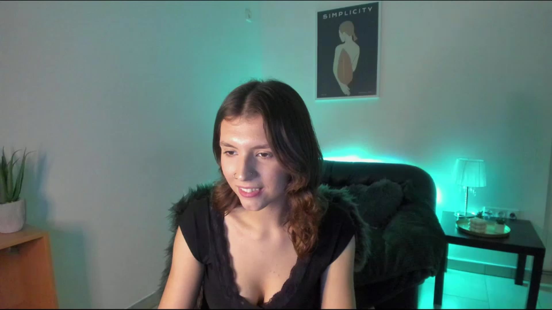 Gallery image thumbnail from SaraJaay18's myfreecams stream on, 11/16/2022, 16:01 image 15 of 20