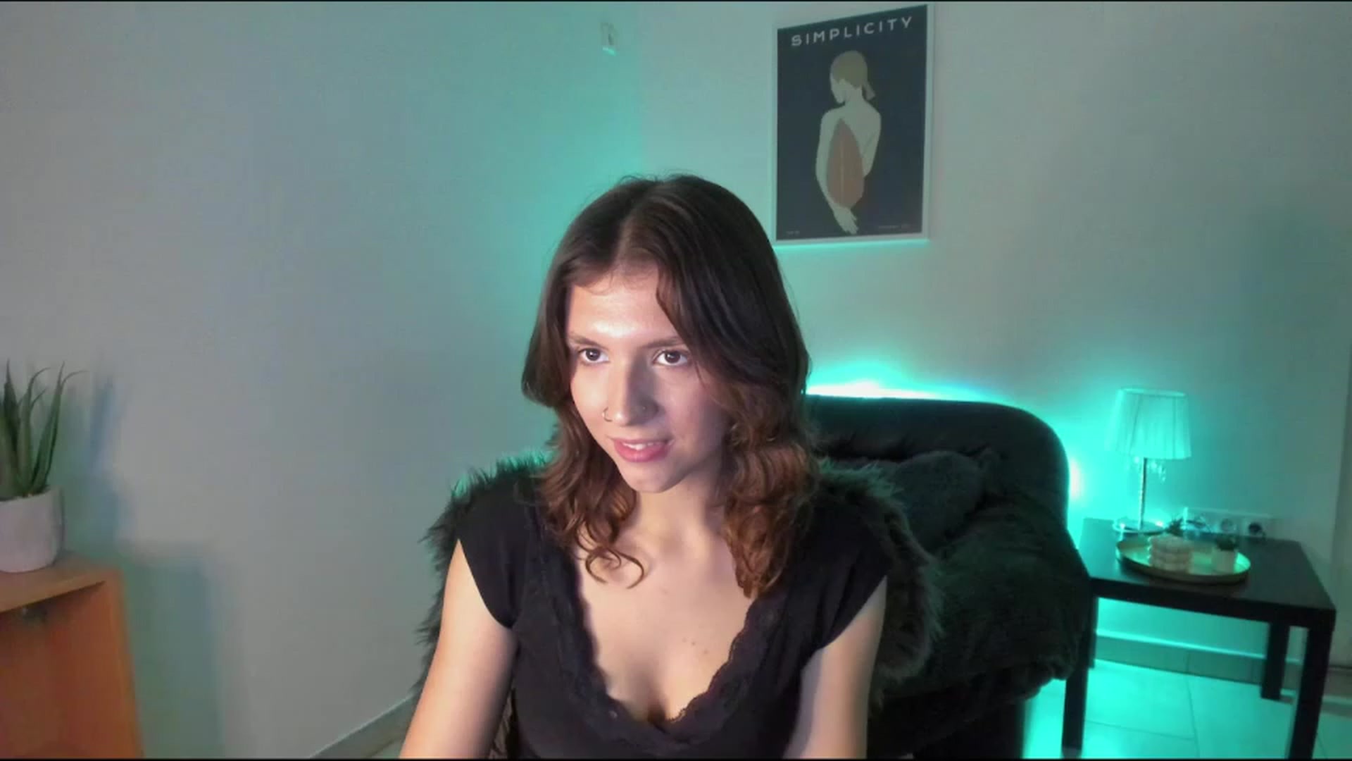 Gallery image thumbnail from SaraJaay18's myfreecams stream on, 11/16/2022, 16:01 image 17 of 20