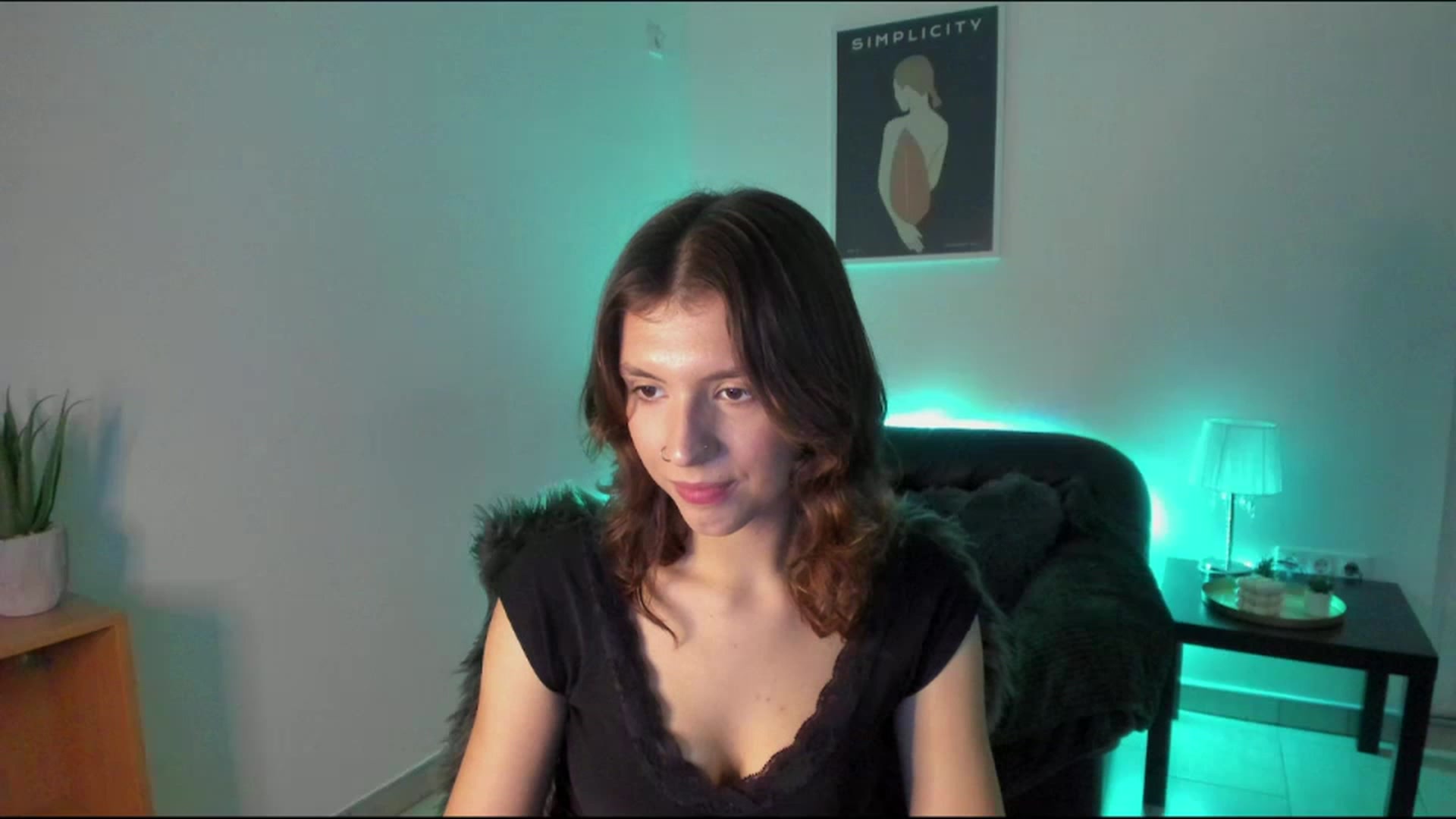 Gallery image thumbnail from SaraJaay18's myfreecams stream on, 11/16/2022, 16:01 image 2 of 20