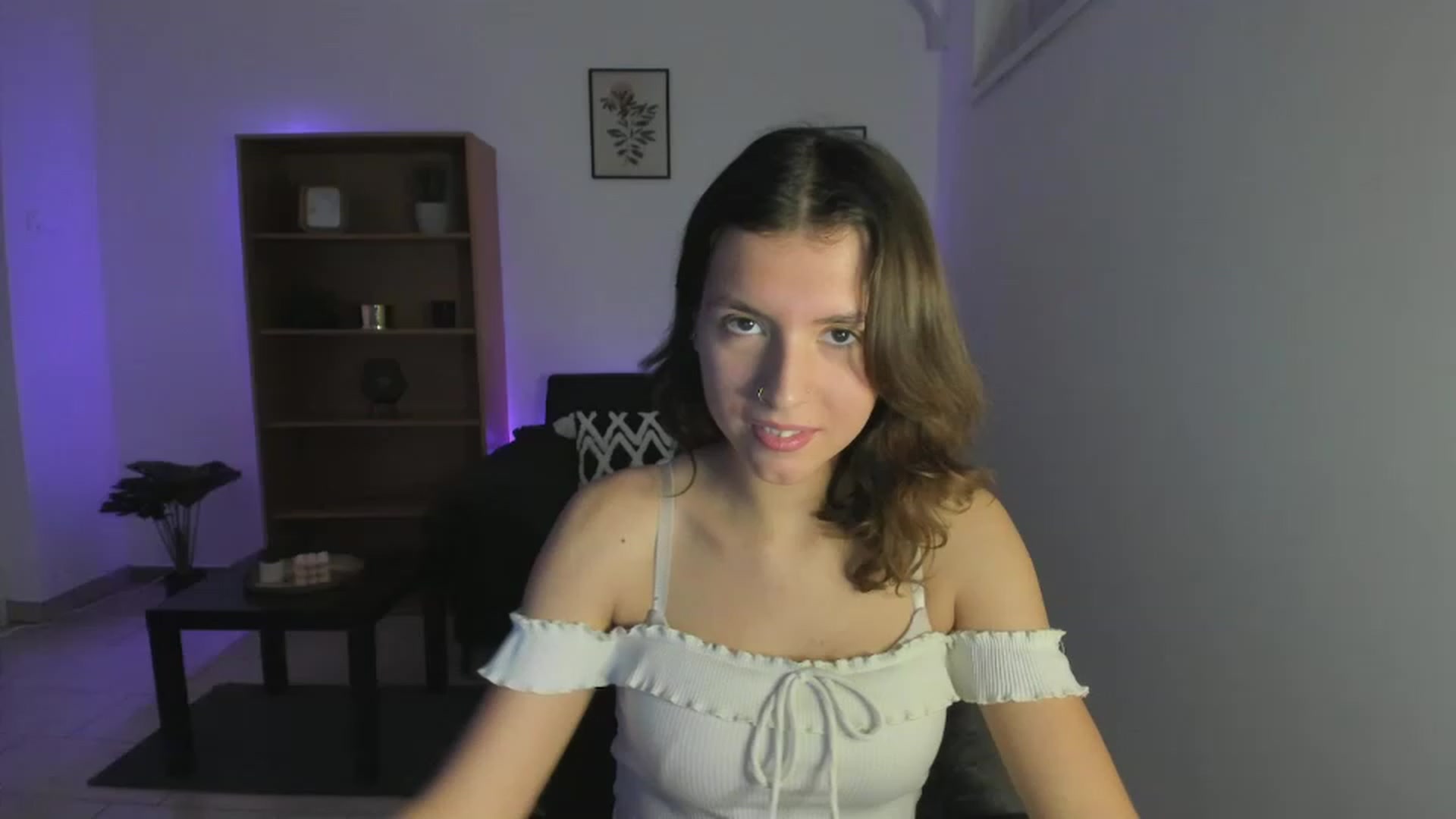 Gallery image thumbnail from SaraJaay18's myfreecams stream on, 11/21/2022, 14:41 image 6 of 20