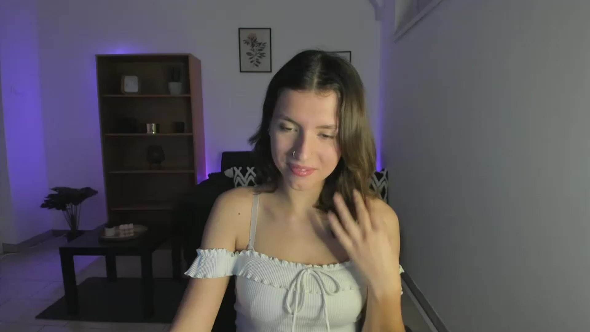 Gallery image thumbnail from SaraJaay18's myfreecams stream on, 11/21/2022, 14:41 image 7 of 20