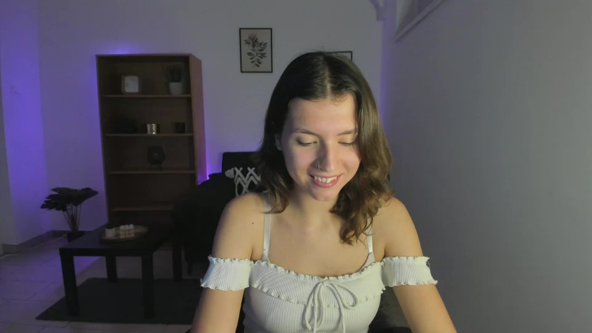 Gallery image thumbnail from SaraJaay18's myfreecams stream on, 11/21/2022, 14:41 image 10 of 20