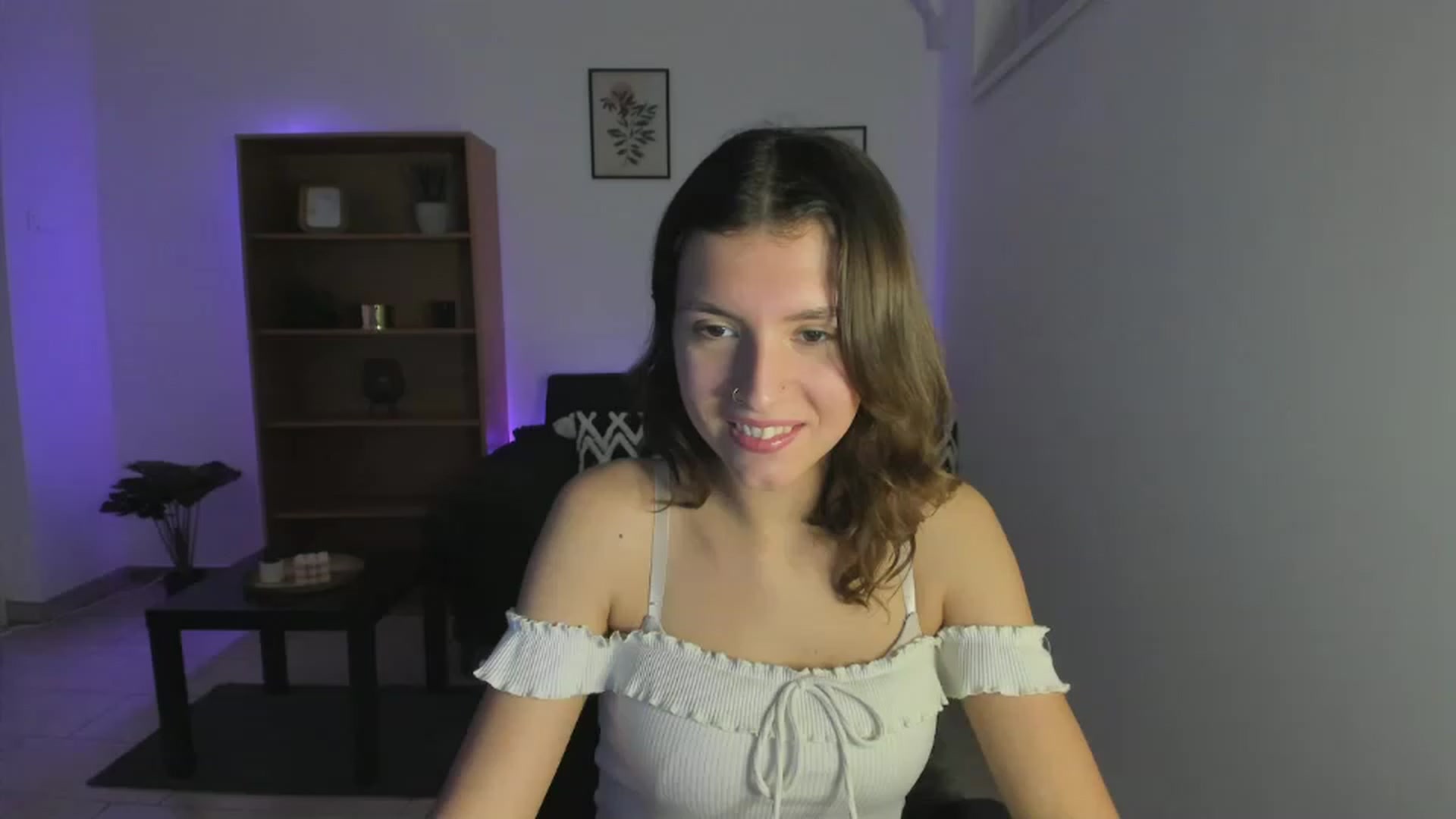 Gallery image thumbnail from SaraJaay18's myfreecams stream on, 11/21/2022, 14:41 image 8 of 20