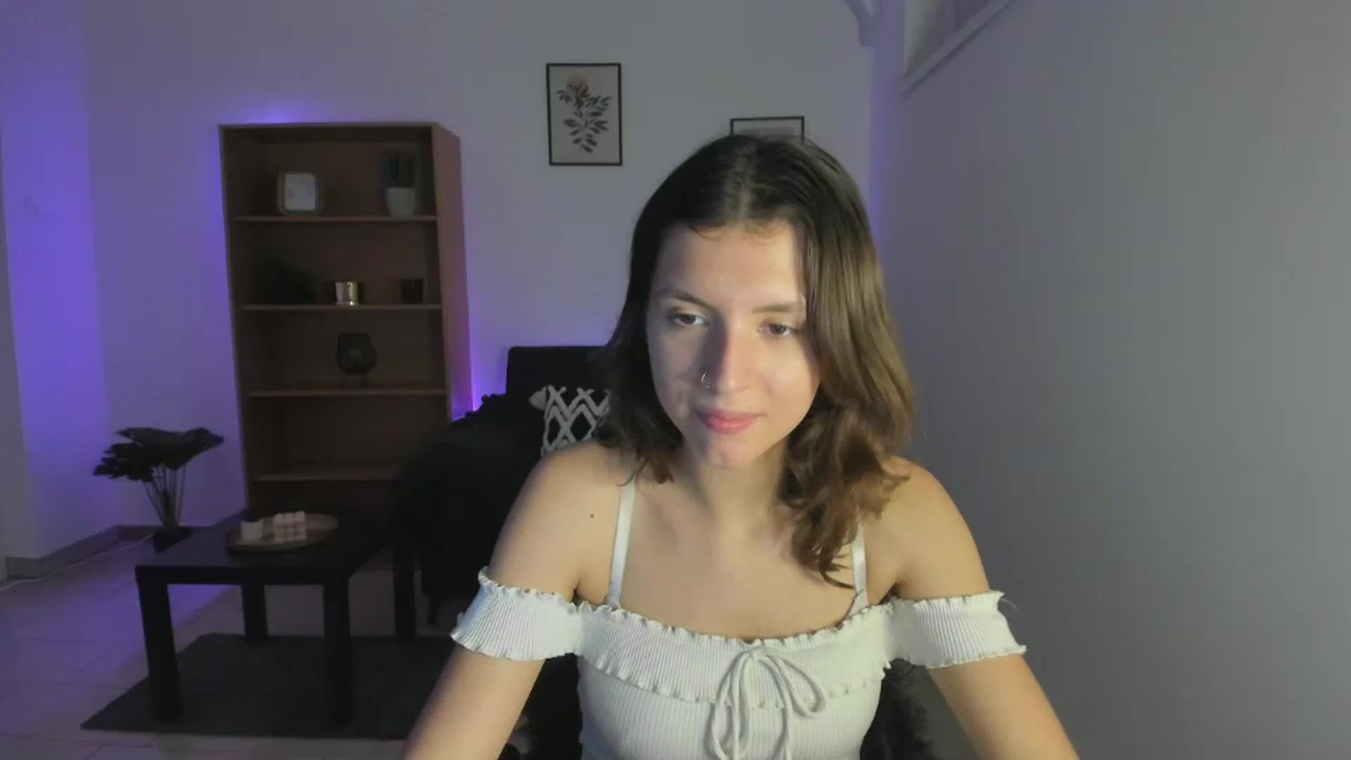 Gallery image thumbnail from SaraJaay18's myfreecams stream on, 11/21/2022, 18:14 image 1 of 20